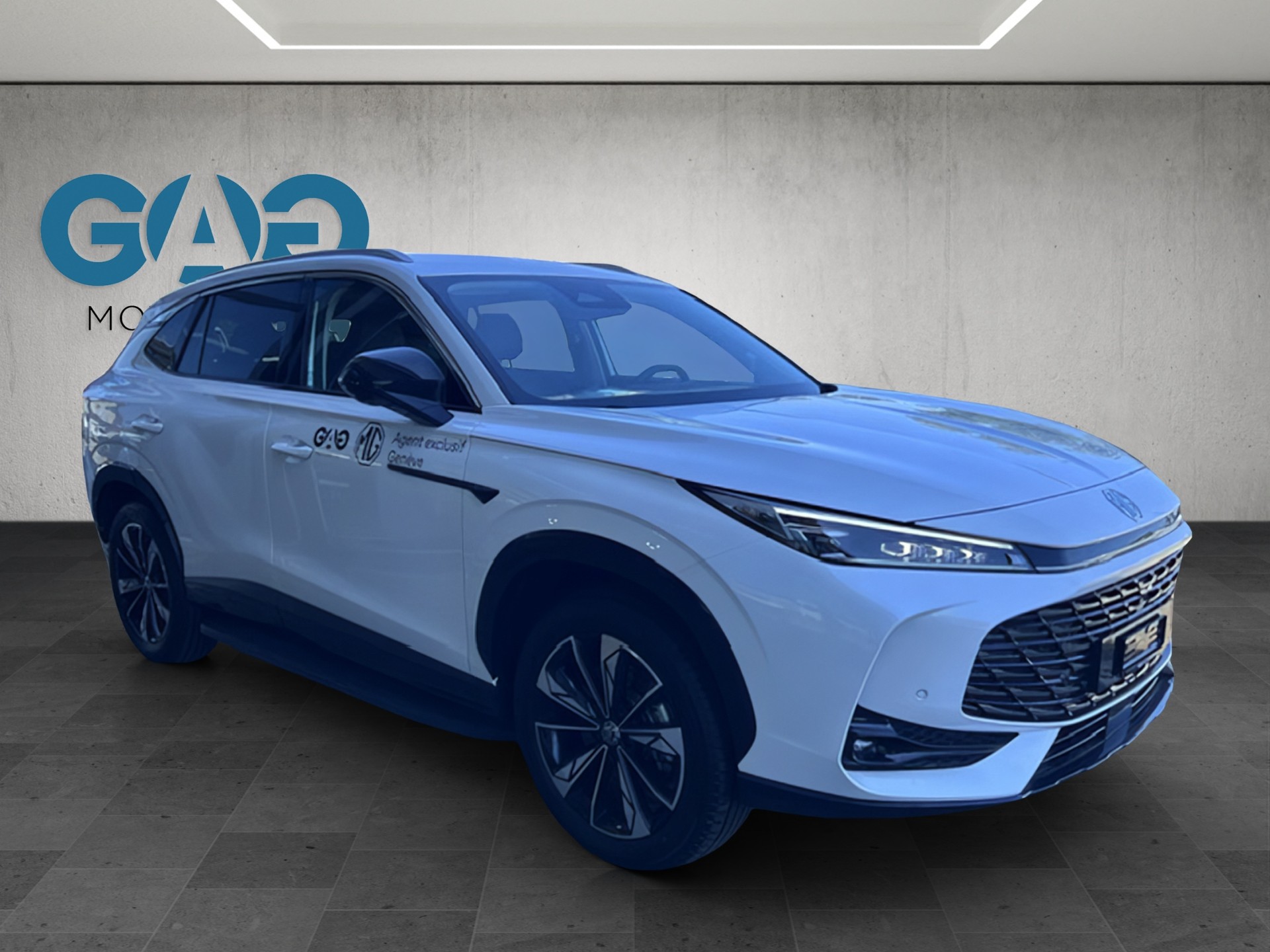 MG HS 1.5 T PHEV Luxury-showroom-element-3