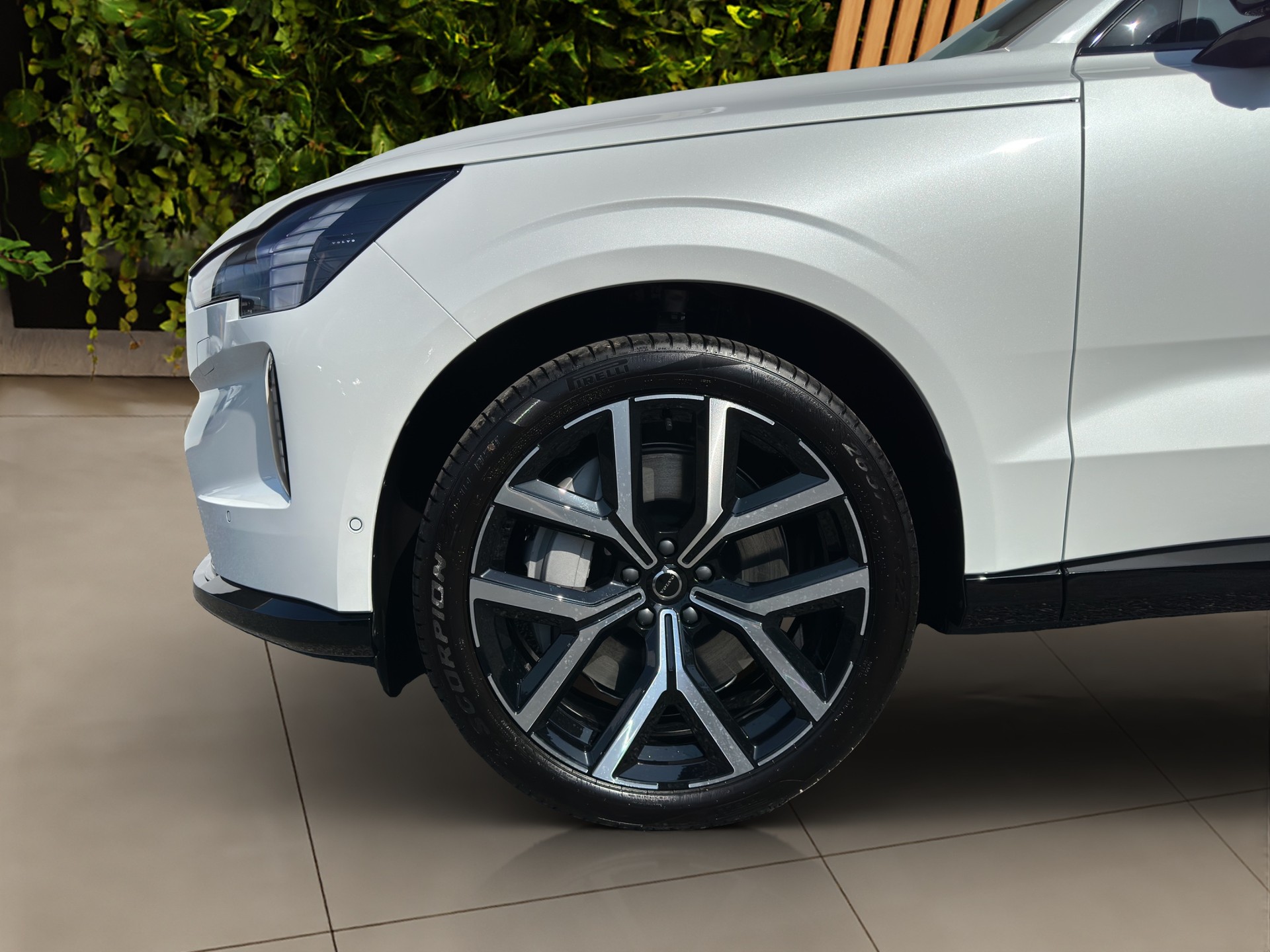 VOLVO EX90 Twin Ultra AWD-image-7