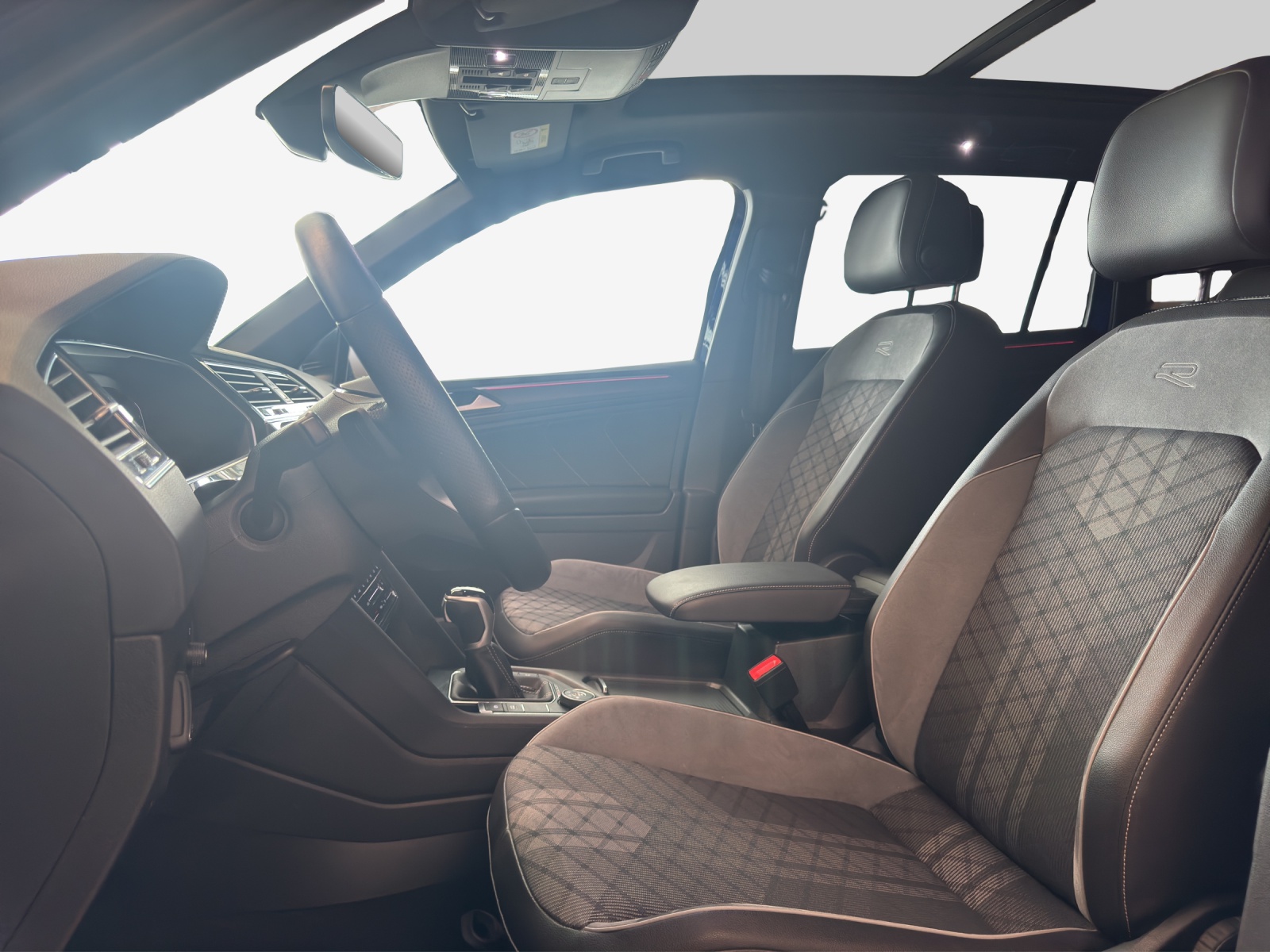 VW Tiguan 2.0TSI R-Line 4Motion DSG-image-7