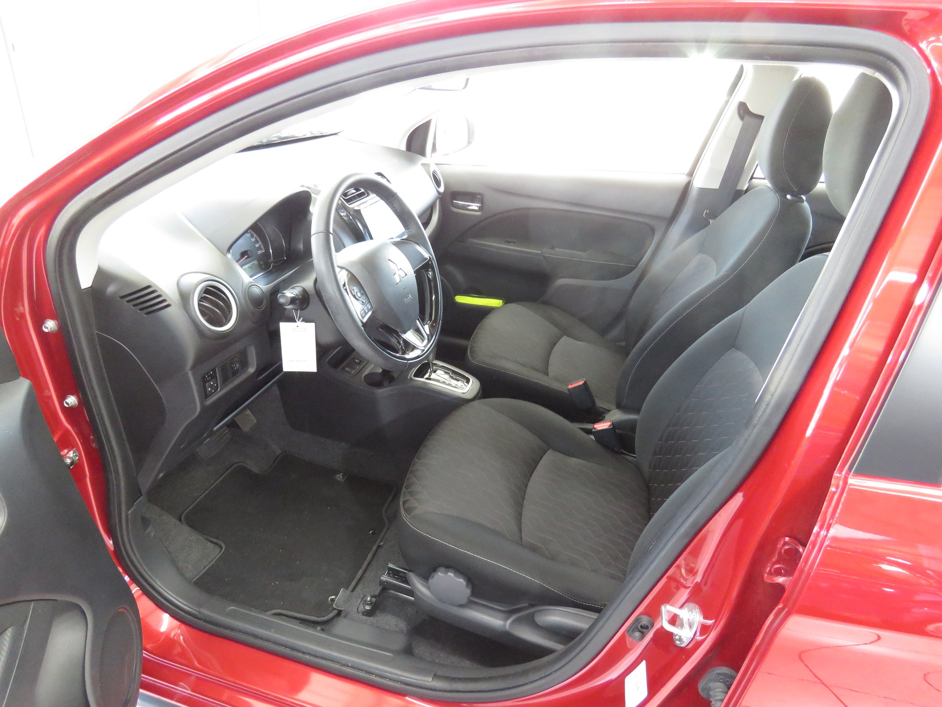MITSUBISHI Space Star 1.2 CVT Inform (Automat)-image-6