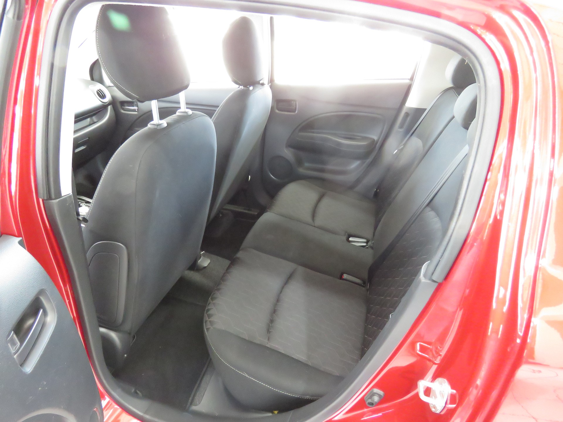 MITSUBISHI Space Star 1.2 CVT Inform (Automat)-image-7