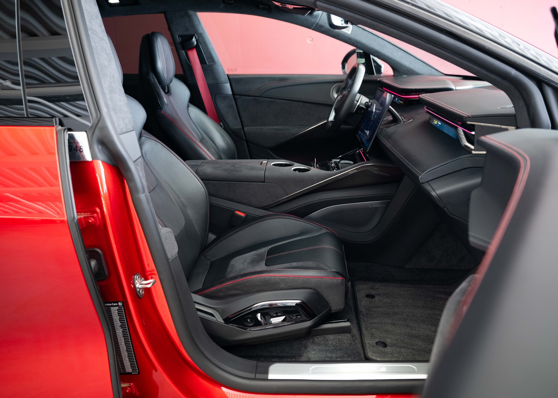 LOTUS Eletre 112kWh S (Swiss car 1st hand, like new, 60-month factory warranty)-image-21