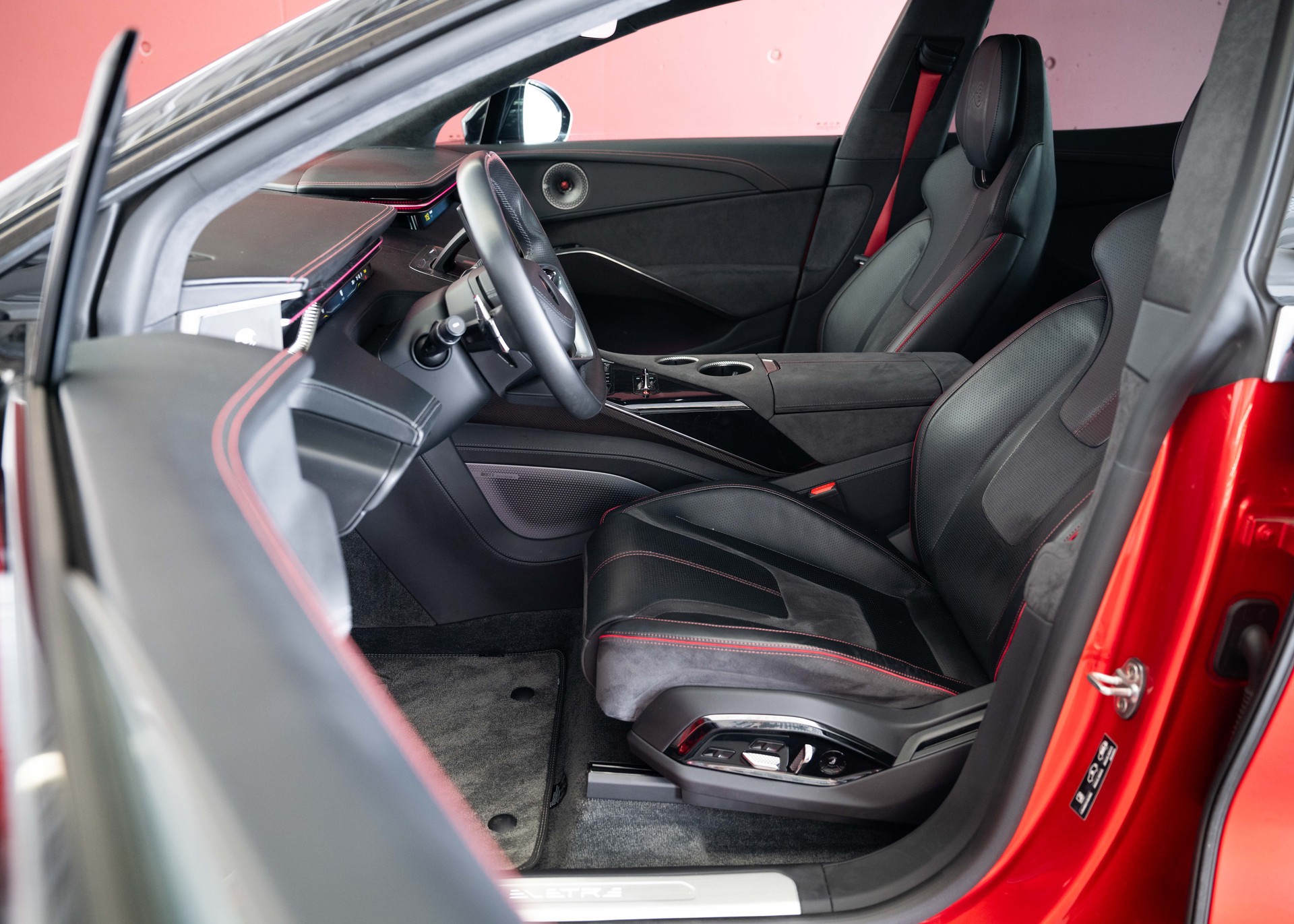 LOTUS Eletre 112kWh S (Swiss car 1st hand, like new, 60-month factory warranty)-image-18