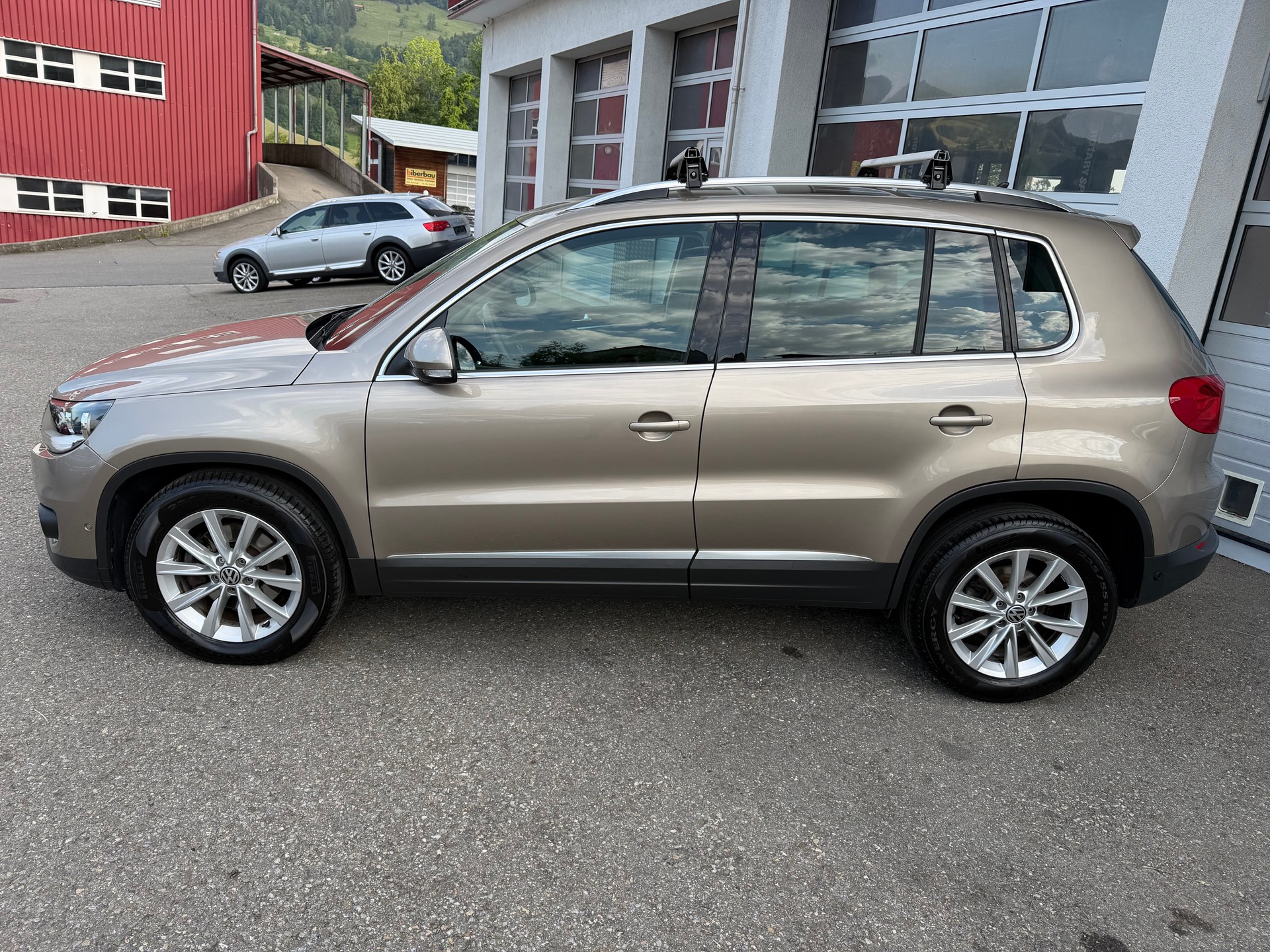 VW Tiguan 1.4 TSI Track&Style 4Motion-showroom-element-1