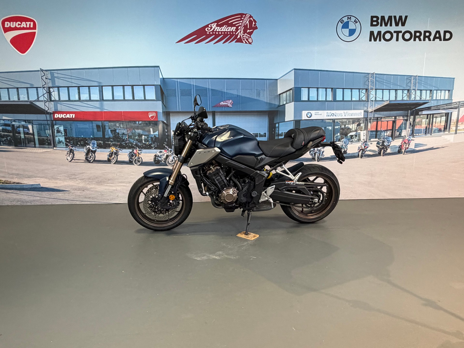 HONDA CB 650 R-image-1