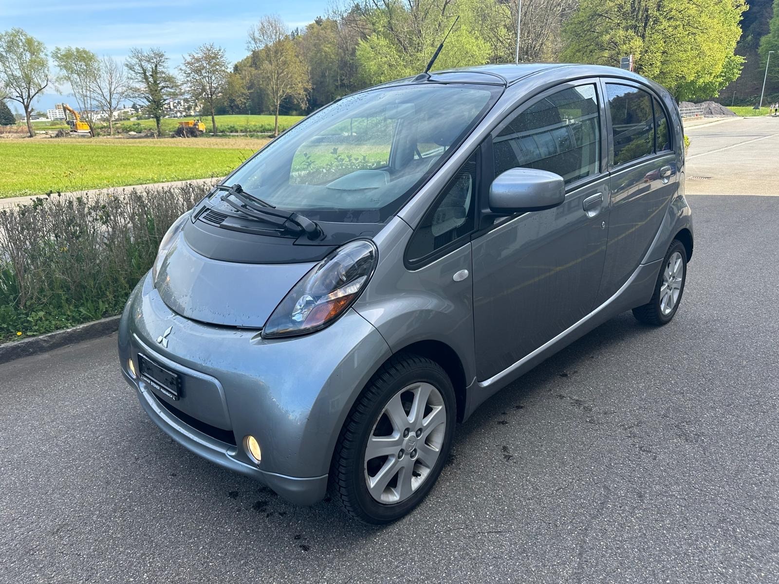 MITSUBISHI i MiEV