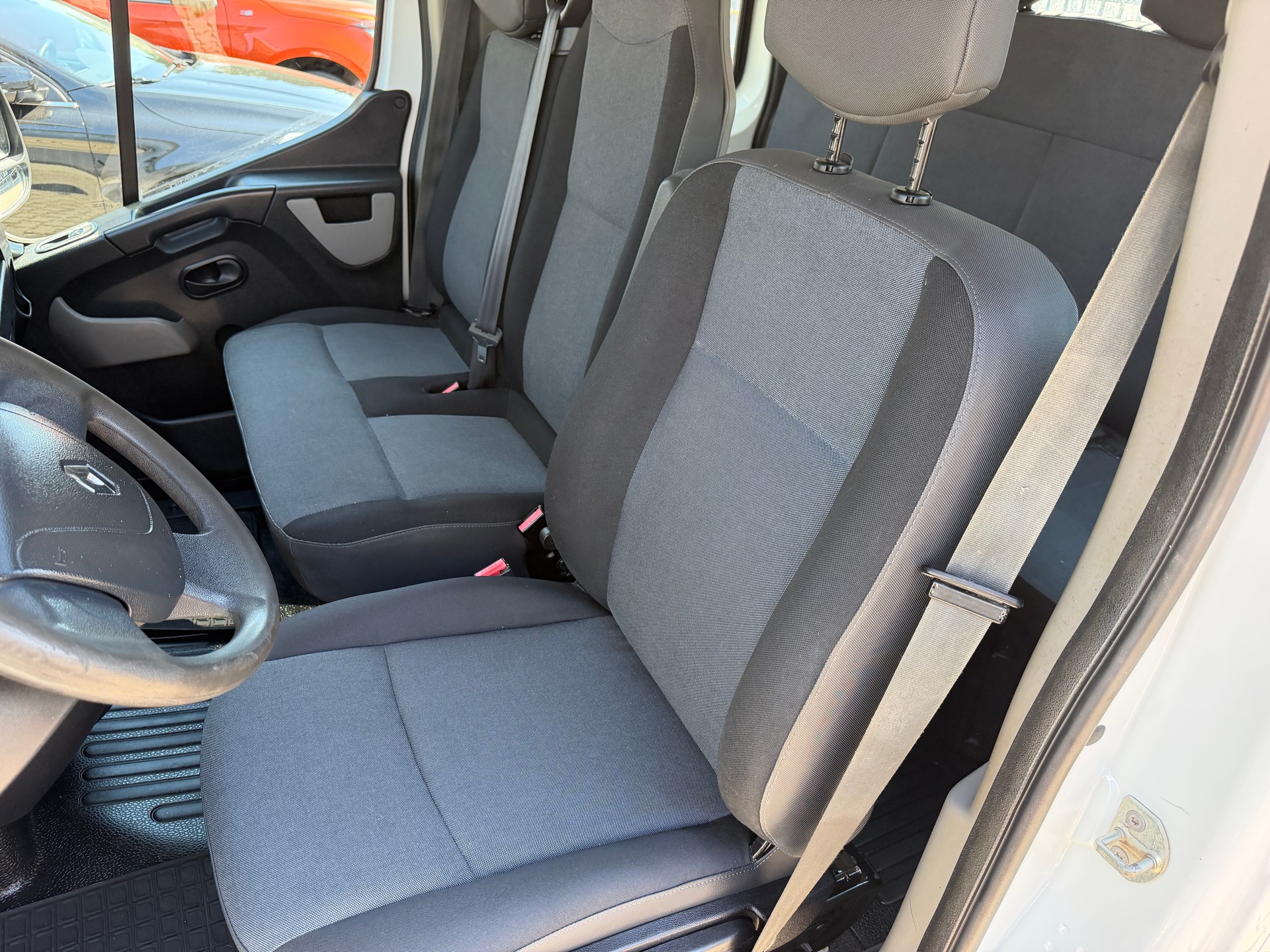 RENAULT Master T35 2.3dCi 125 L3-image-9