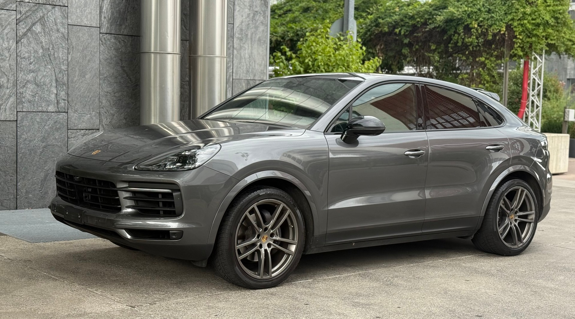 PORSCHE Cayenne Coupé-showroom-element-1