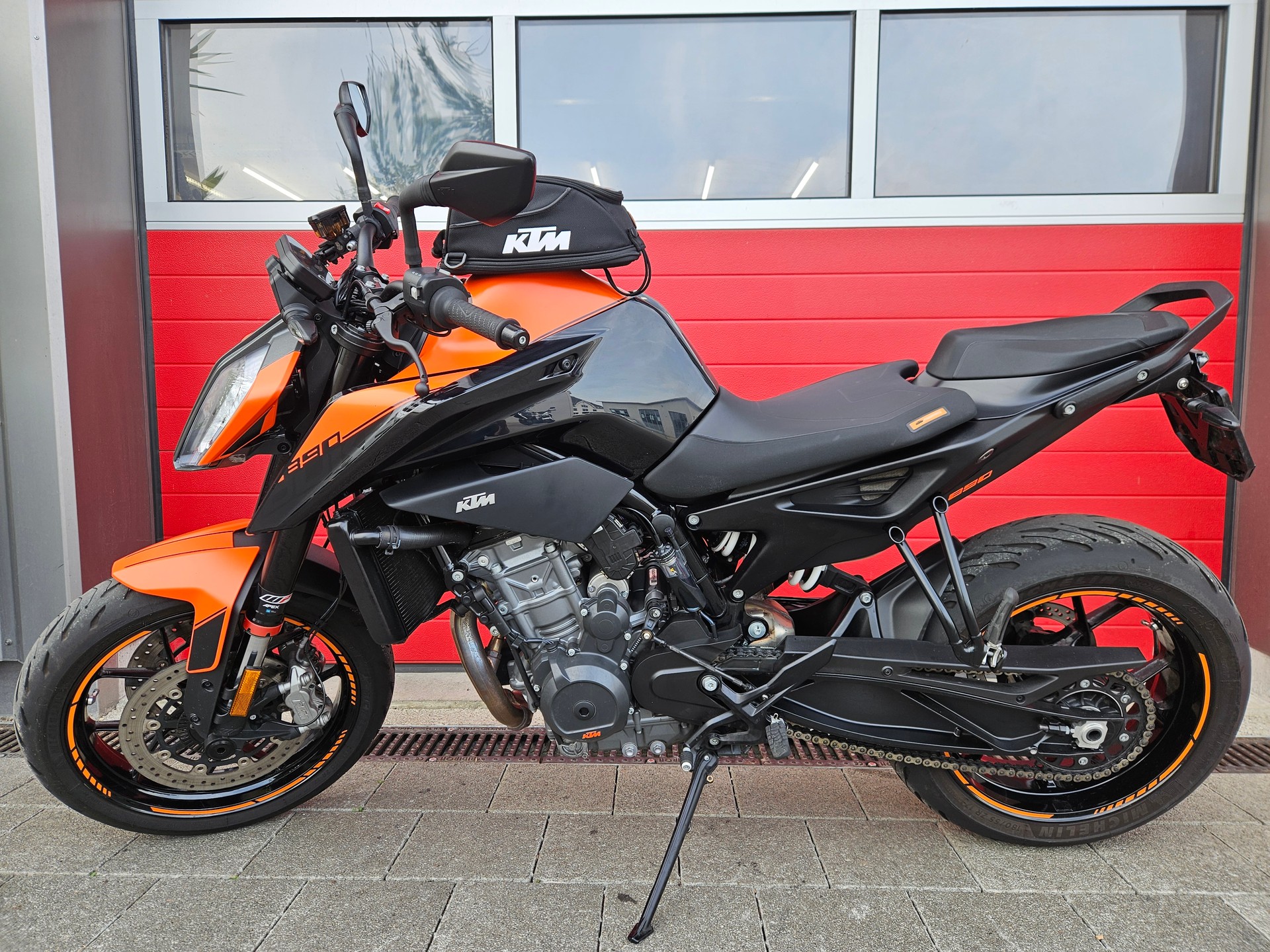 KTM 890 Duke-image-11