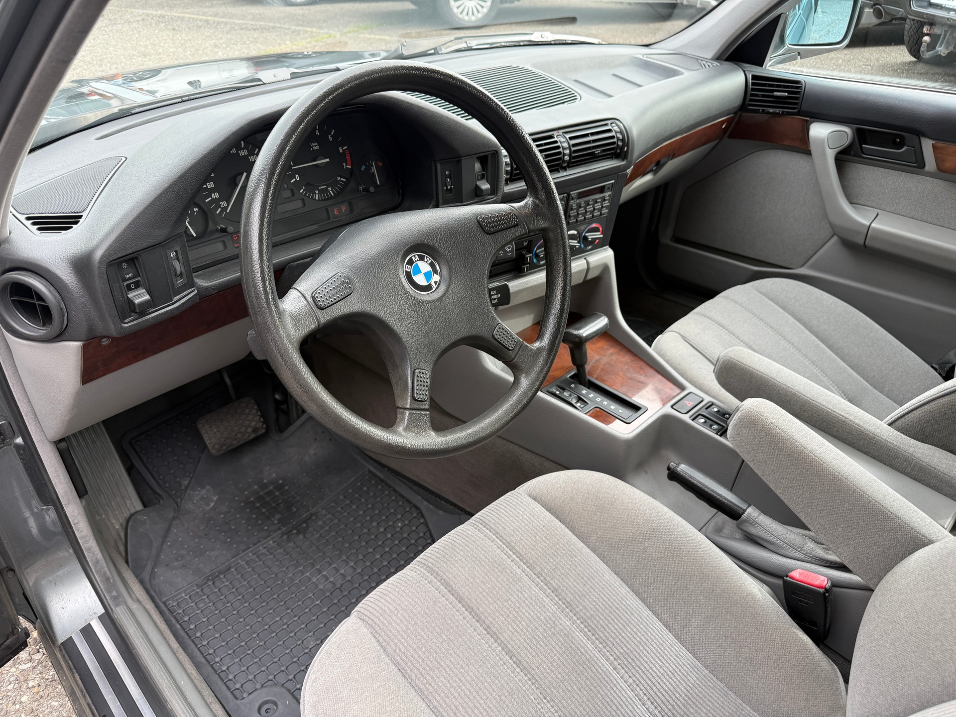 BMW 535i A-image-8