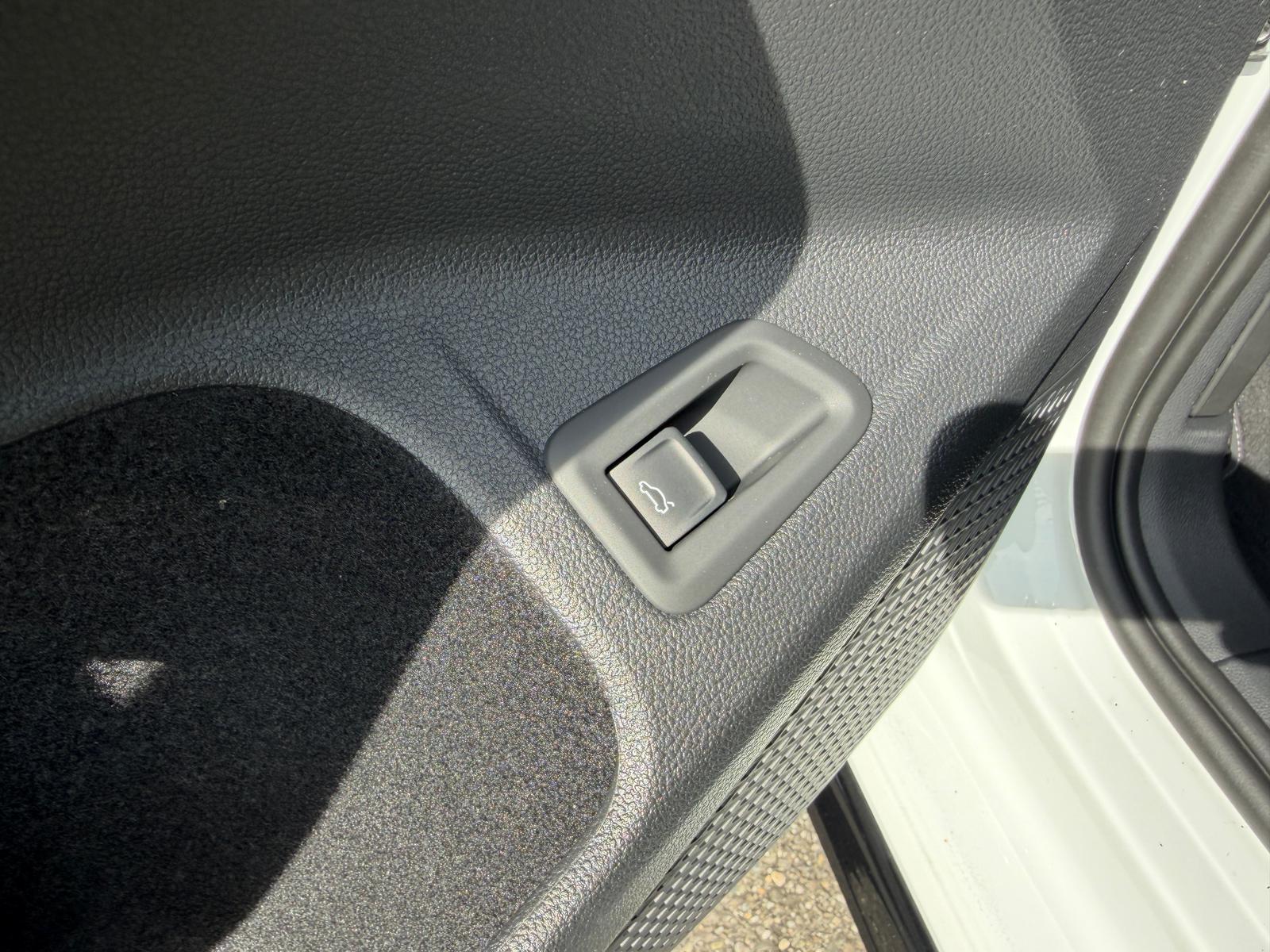 VW Golf Variant 2.0 TSI R-Line DSG 4 Motion-image-11