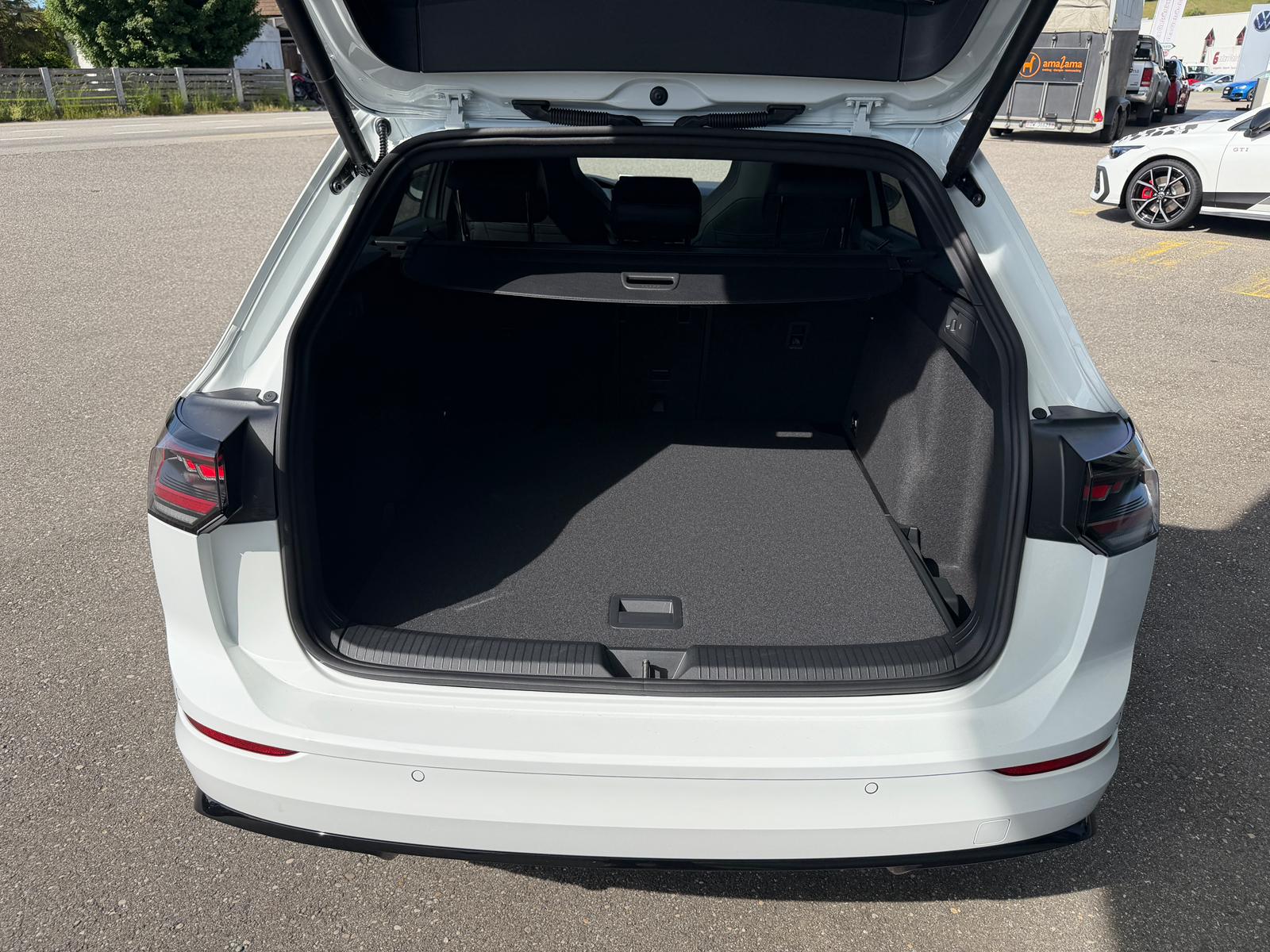 VW Golf Variant 2.0 TSI R-Line DSG 4 Motion-image-24