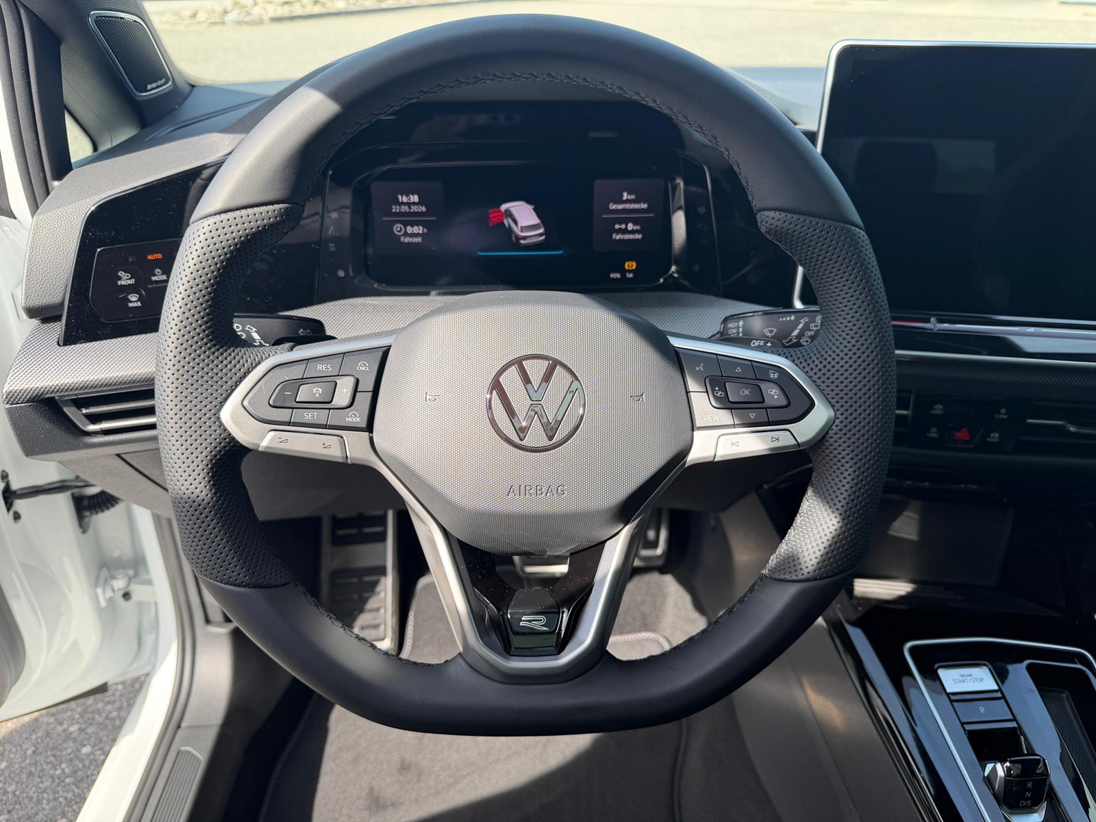 VW Golf Variant 2.0 TSI R-Line DSG 4 Motion-image-16