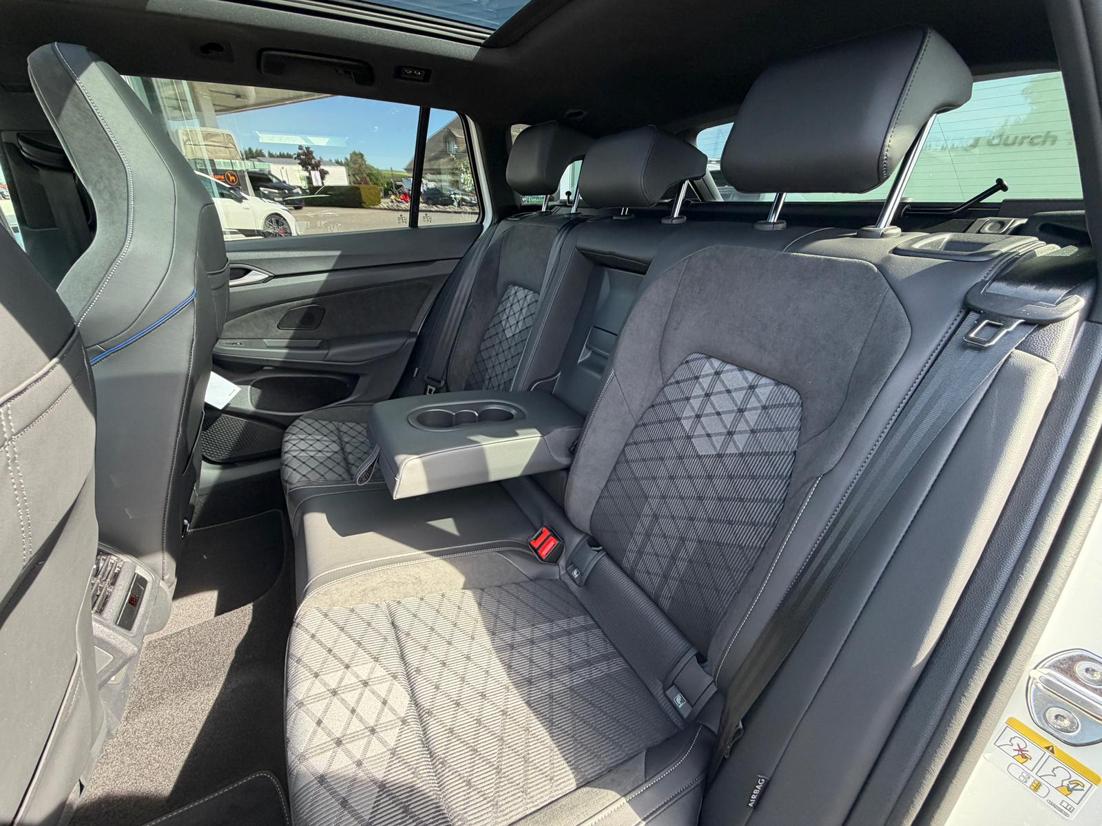 VW Golf Variant 2.0 TSI R-Line DSG 4 Motion-image-22