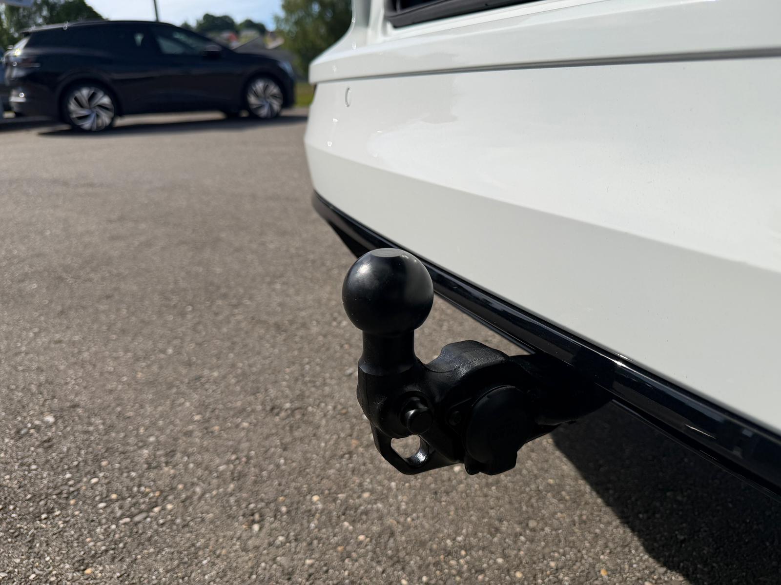 VW Golf Variant 2.0 TSI R-Line DSG 4 Motion-image-26