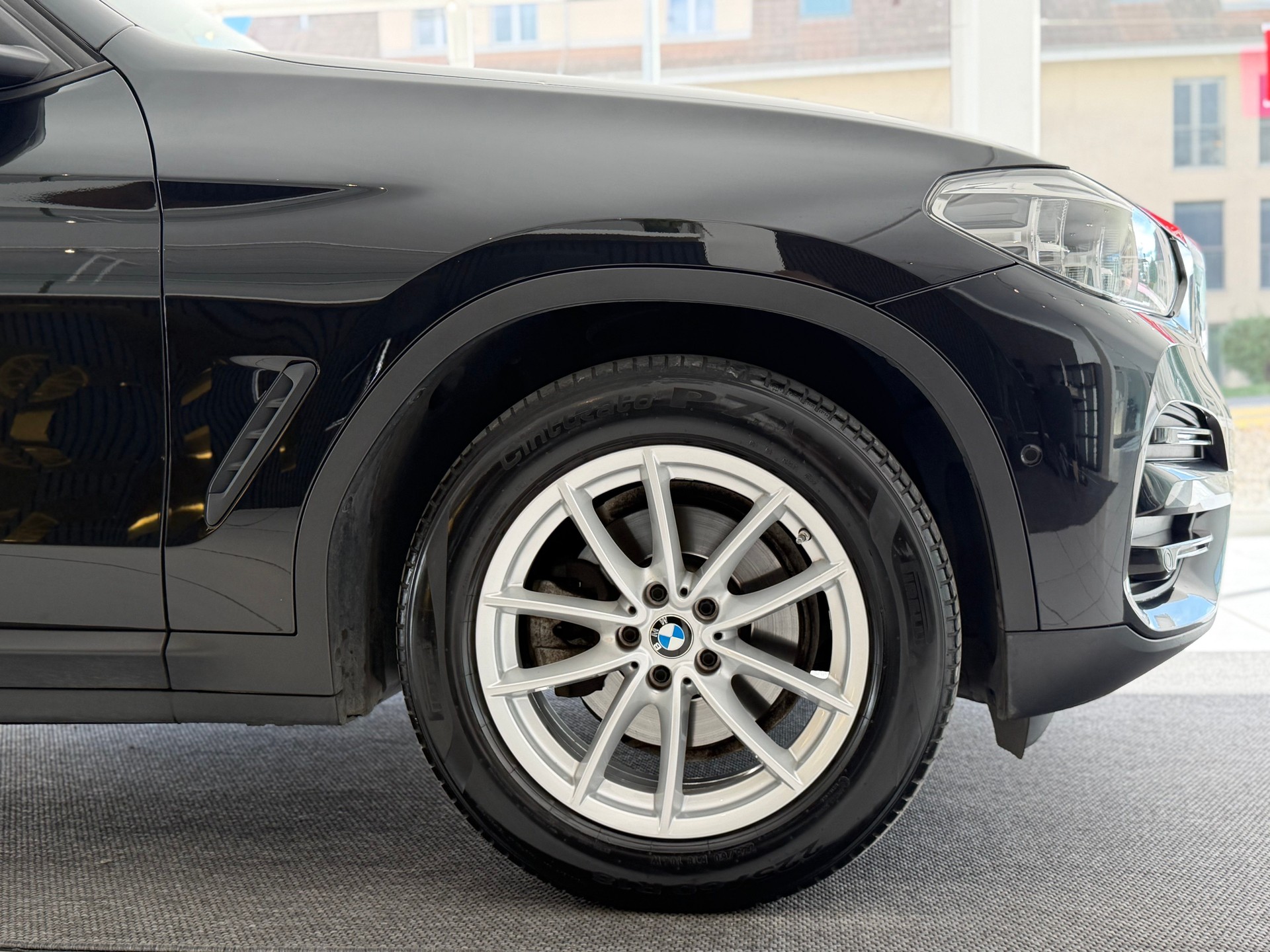 BMW X3 xDrive 20d Steptronic**AHK.**-showroom-element-3