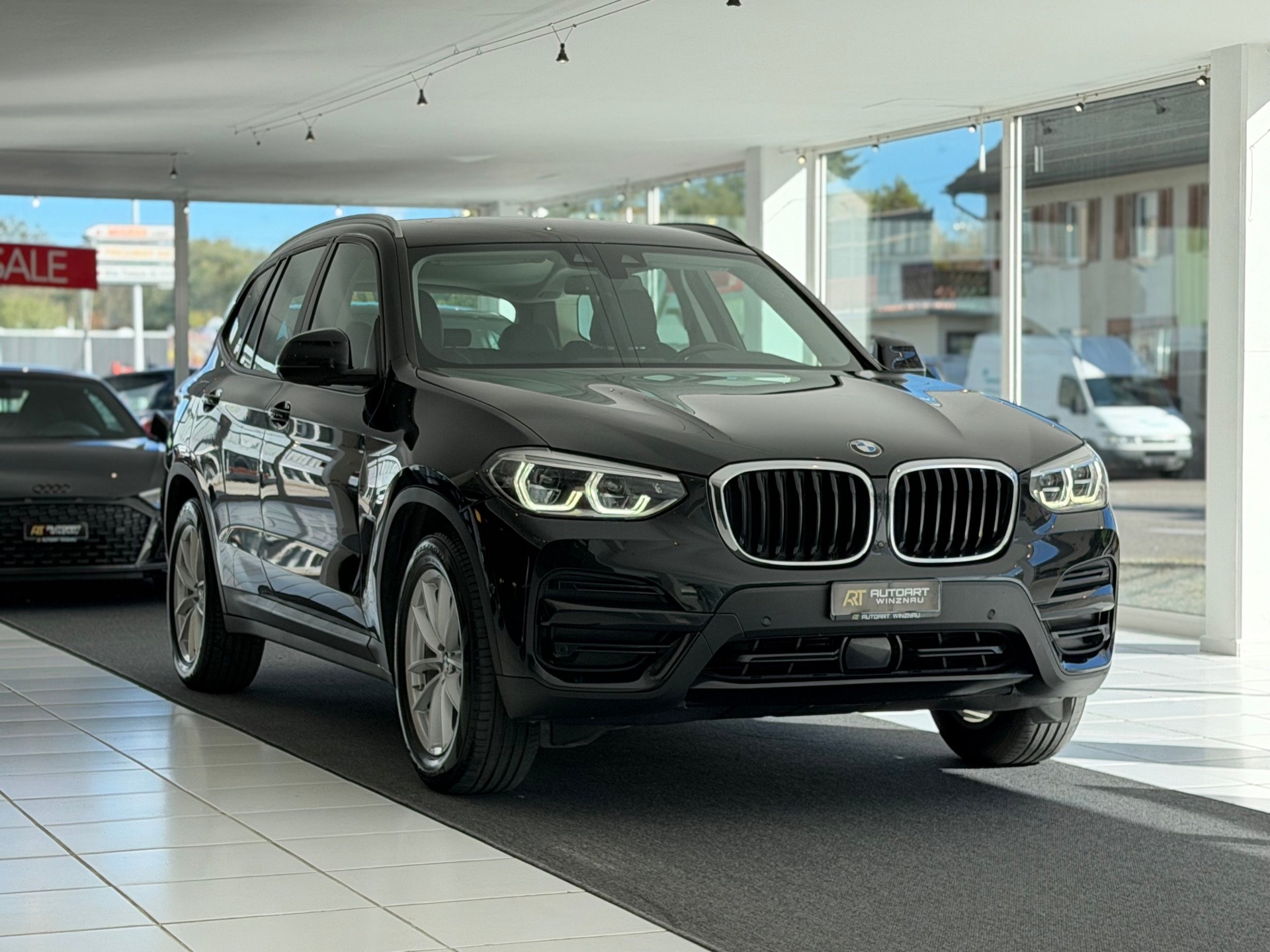 BMW X3 xDrive 20d Steptronic**AHK.**-showroom-element-1
