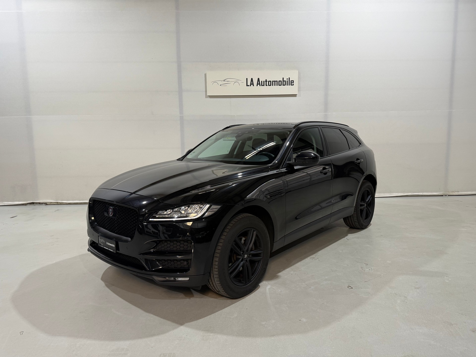 JAGUAR F-Pace 25t 2.0 Pure AWD Automatik CH-Fahrzeug