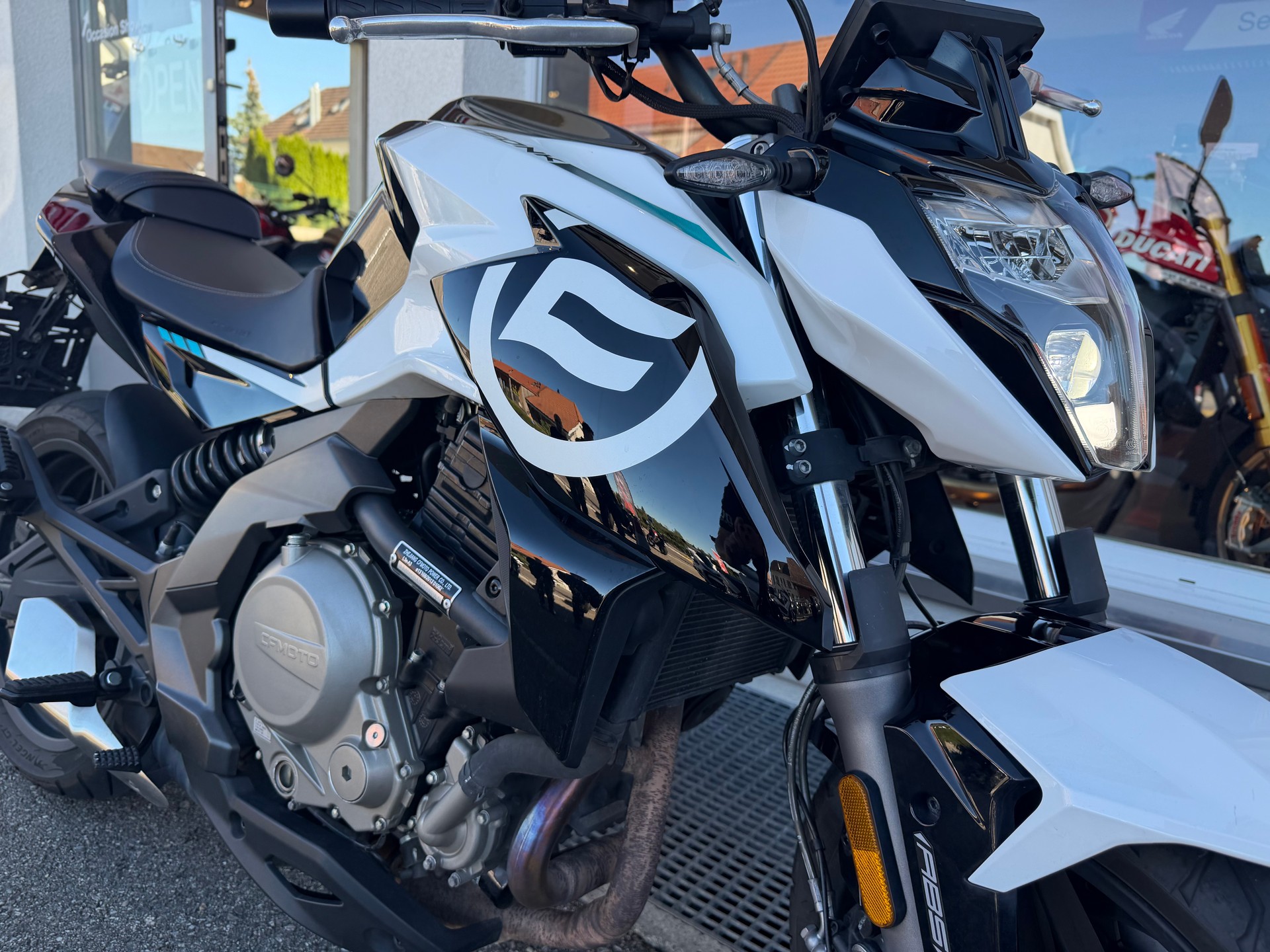 CF MOTO 650 NK-image-5