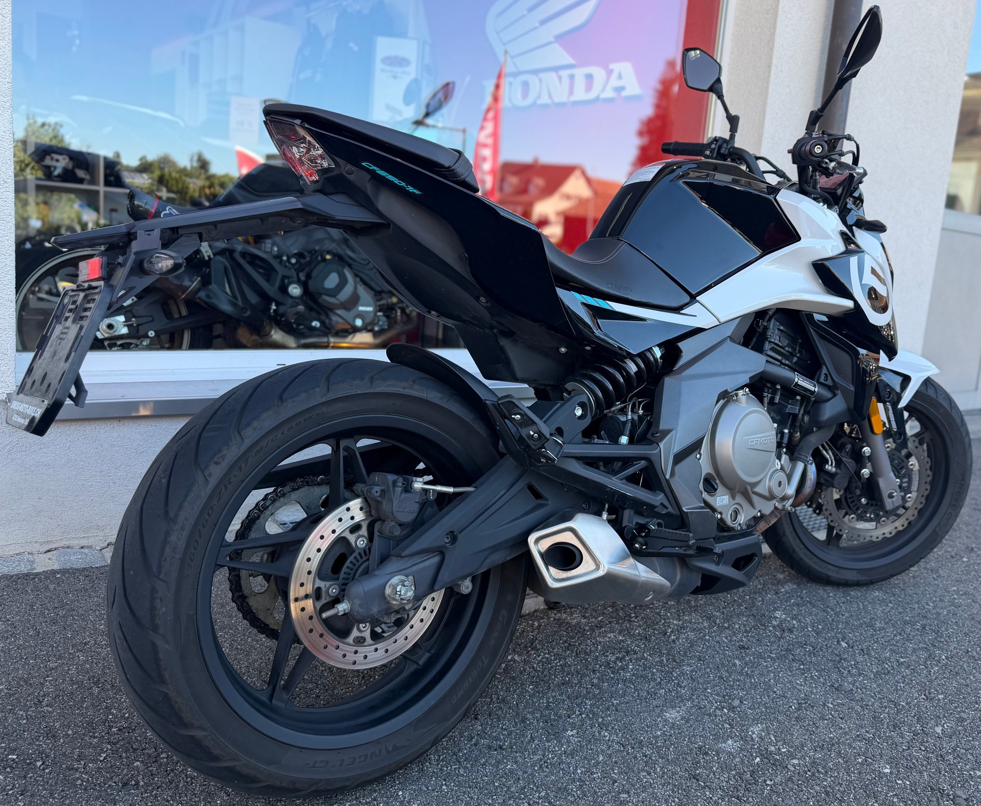 CF MOTO 650 NK-image-3