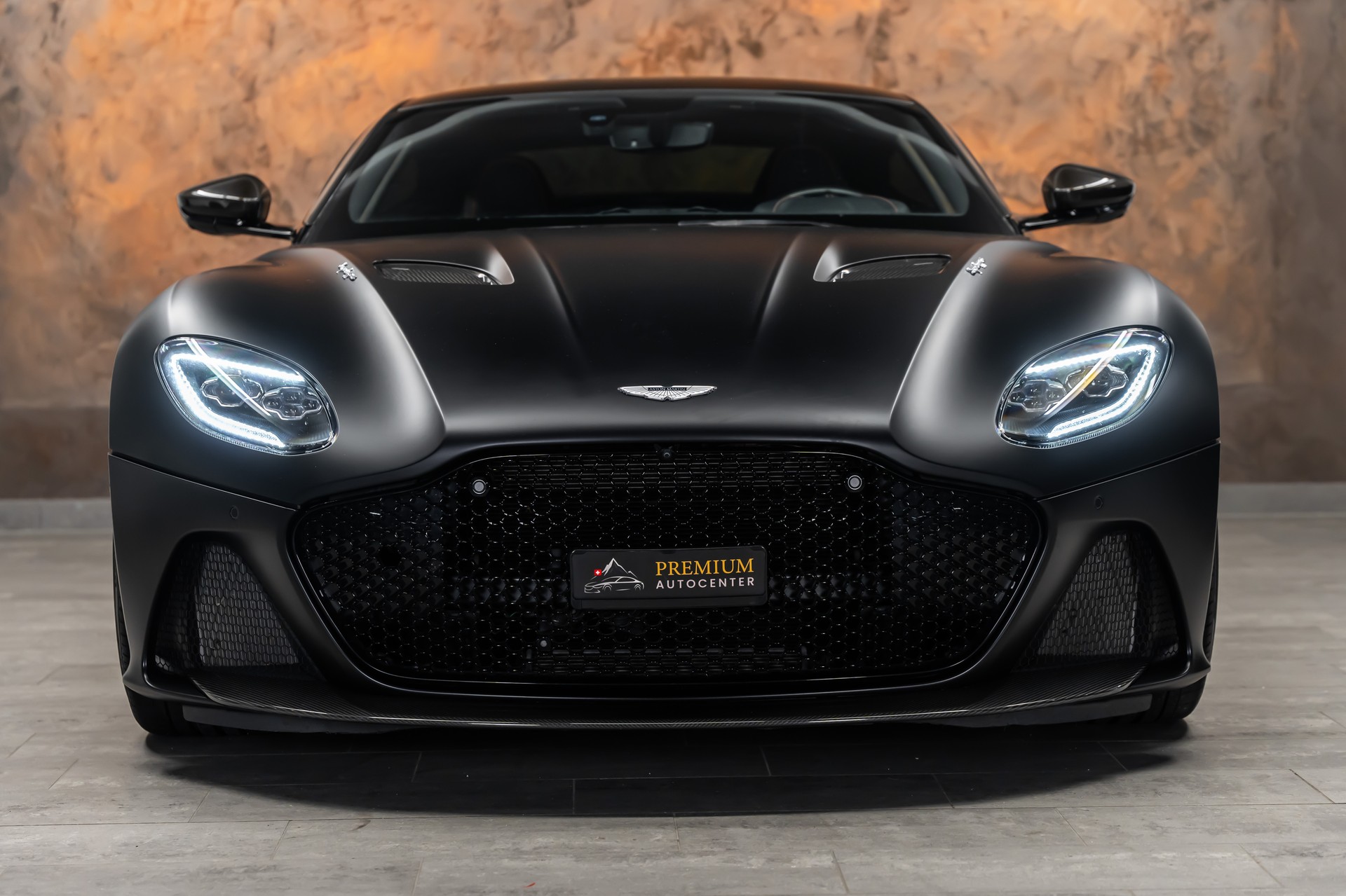 ASTON MARTIN DBS Coupé Superleggera *Full Carbon*Black Satin*PPF*-image-8