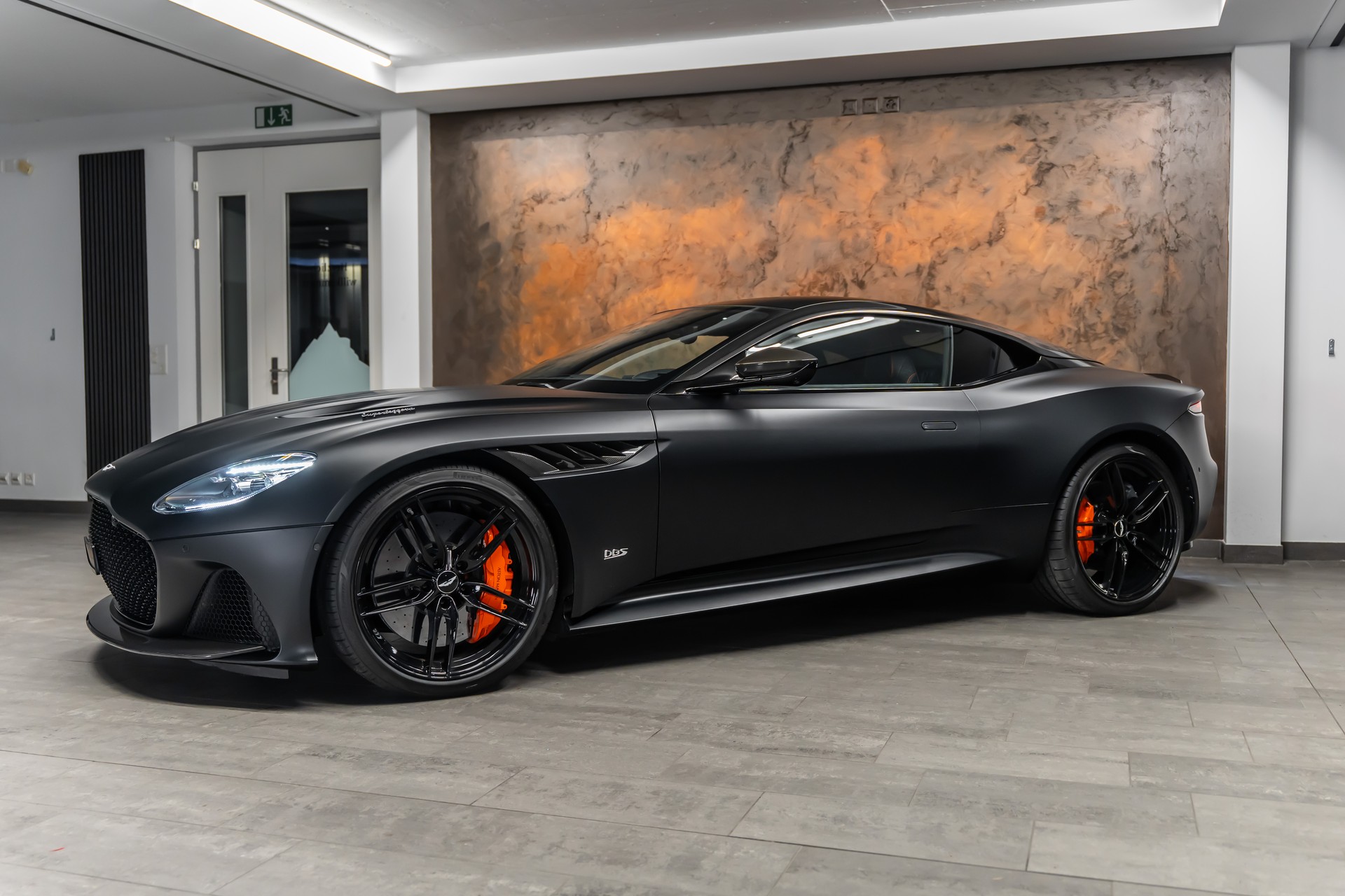 ASTON MARTIN DBS Coupé Superleggera *Full Carbon*Black Satin*PPF*-showroom-element-3