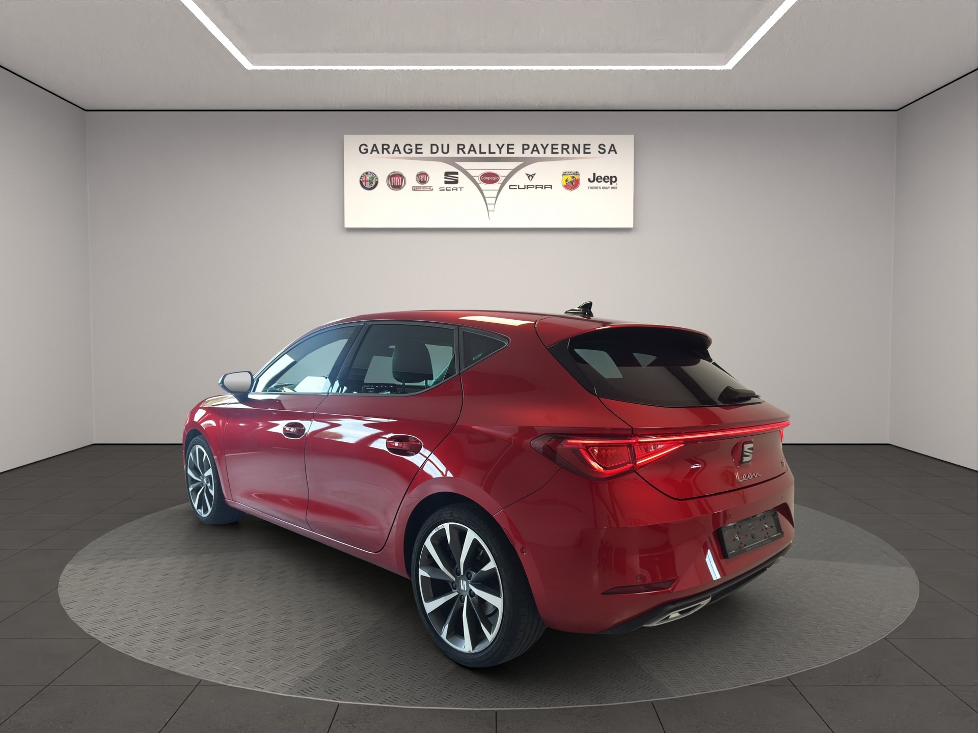 SEAT Leon 1.5 eTSI mHEV DSG Hola FR-showroom-element-2