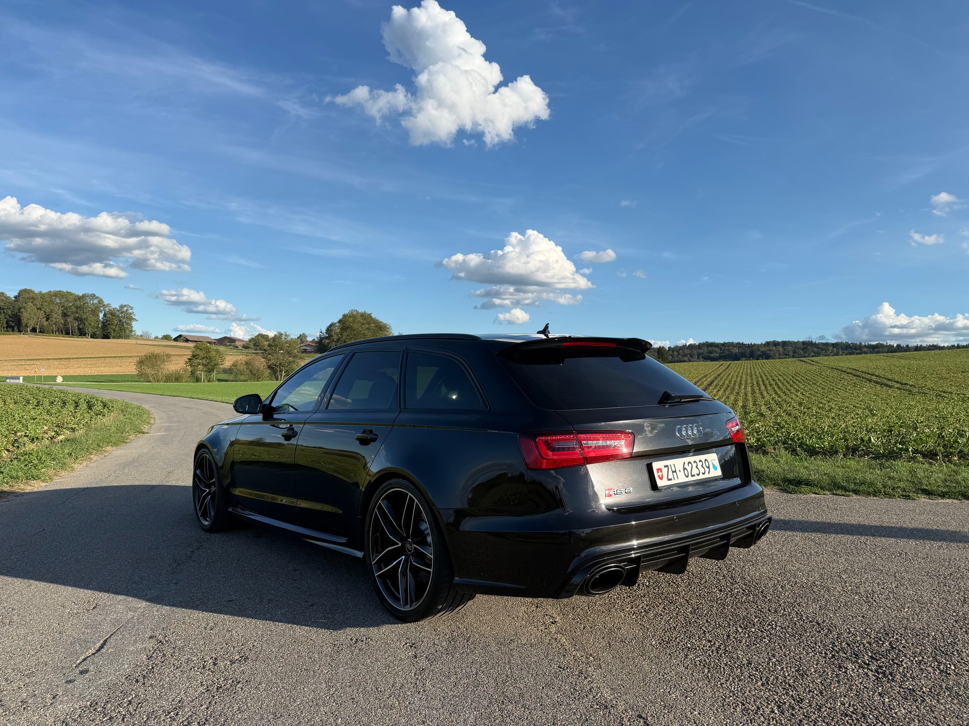 AUDI 4.0 V8 TFSI quattro T-Tronic-image-1