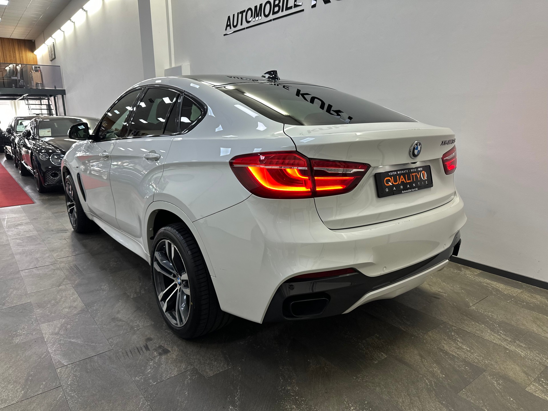 BMW X6 M50d Steptronic-showroom-element-3