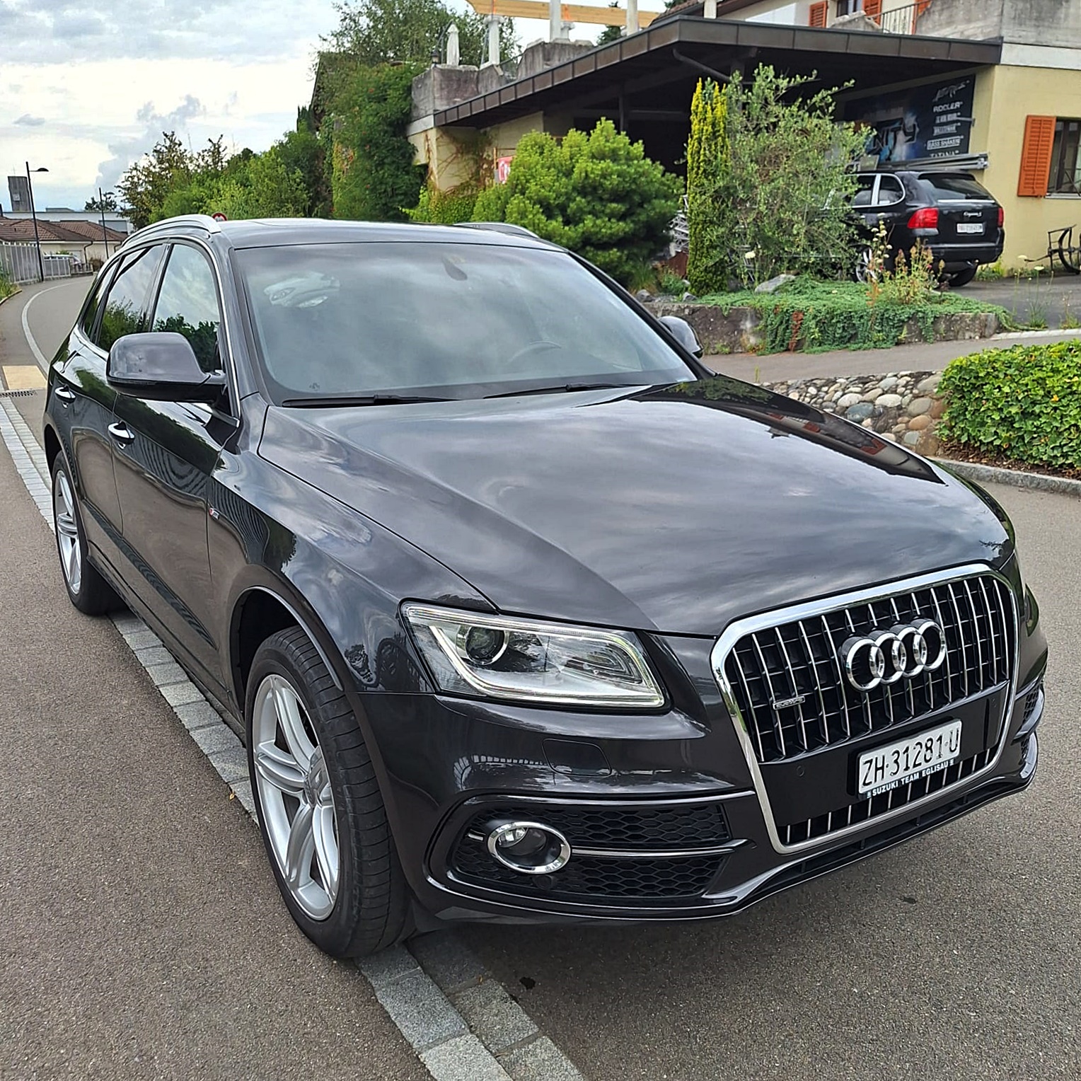 AUDI Q5 2.0 TDI quattro S-tronic-showroom-element-2