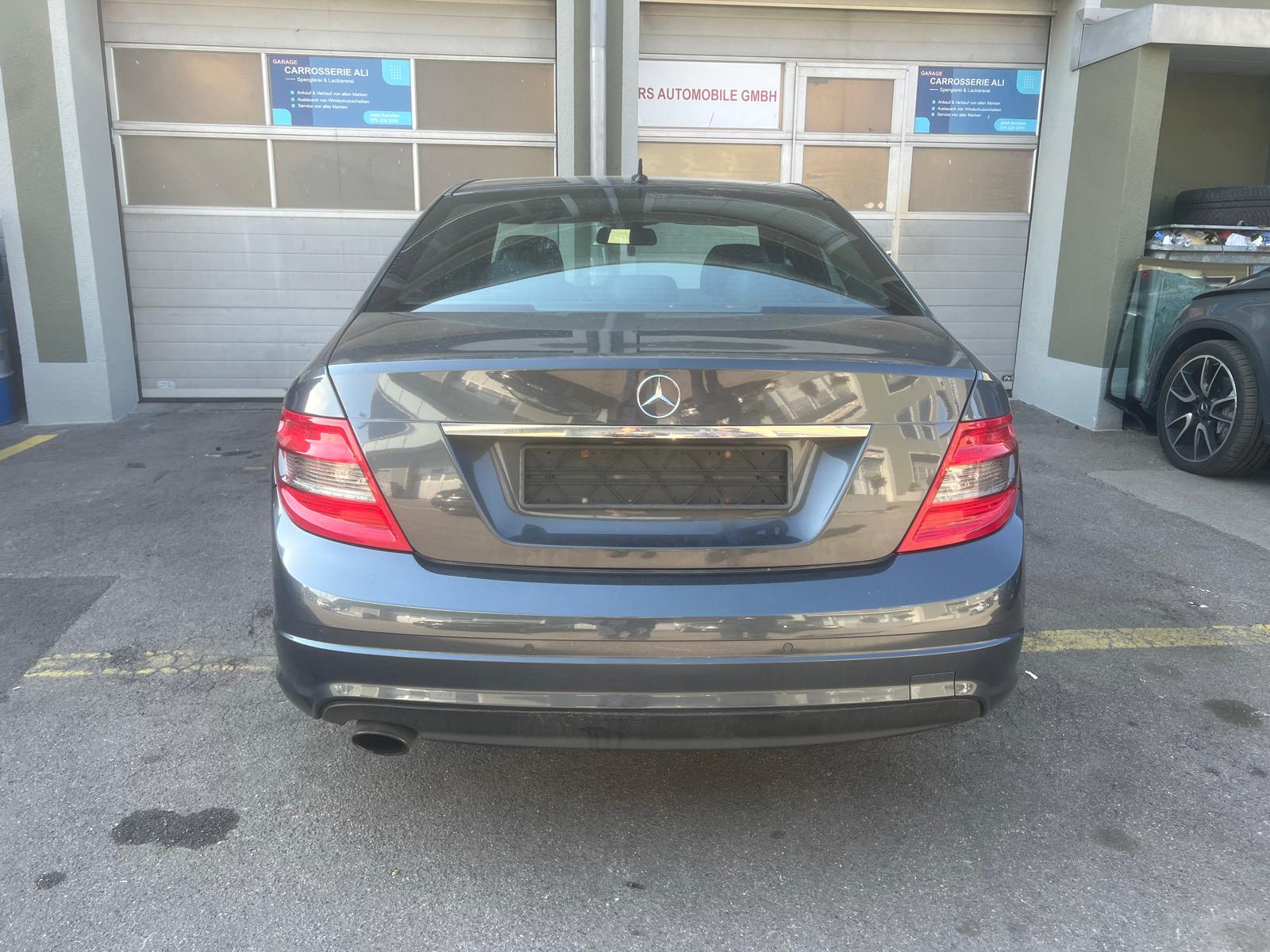 MERCEDES-BENZ C 200 CGI BlueEfficiency My Star Sport Automatic-image-4