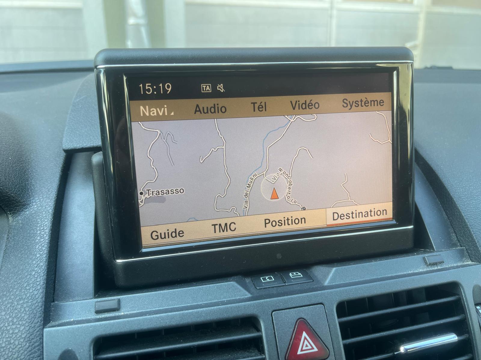 MERCEDES-BENZ C 200 CGI BlueEfficiency My Star Sport Automatic-image-9
