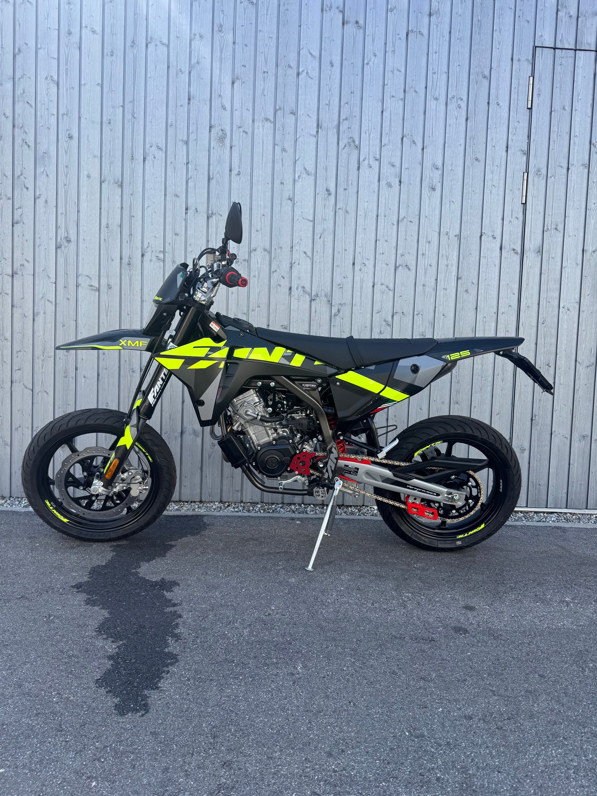 FANTIC Motard 125 Performance-image-3