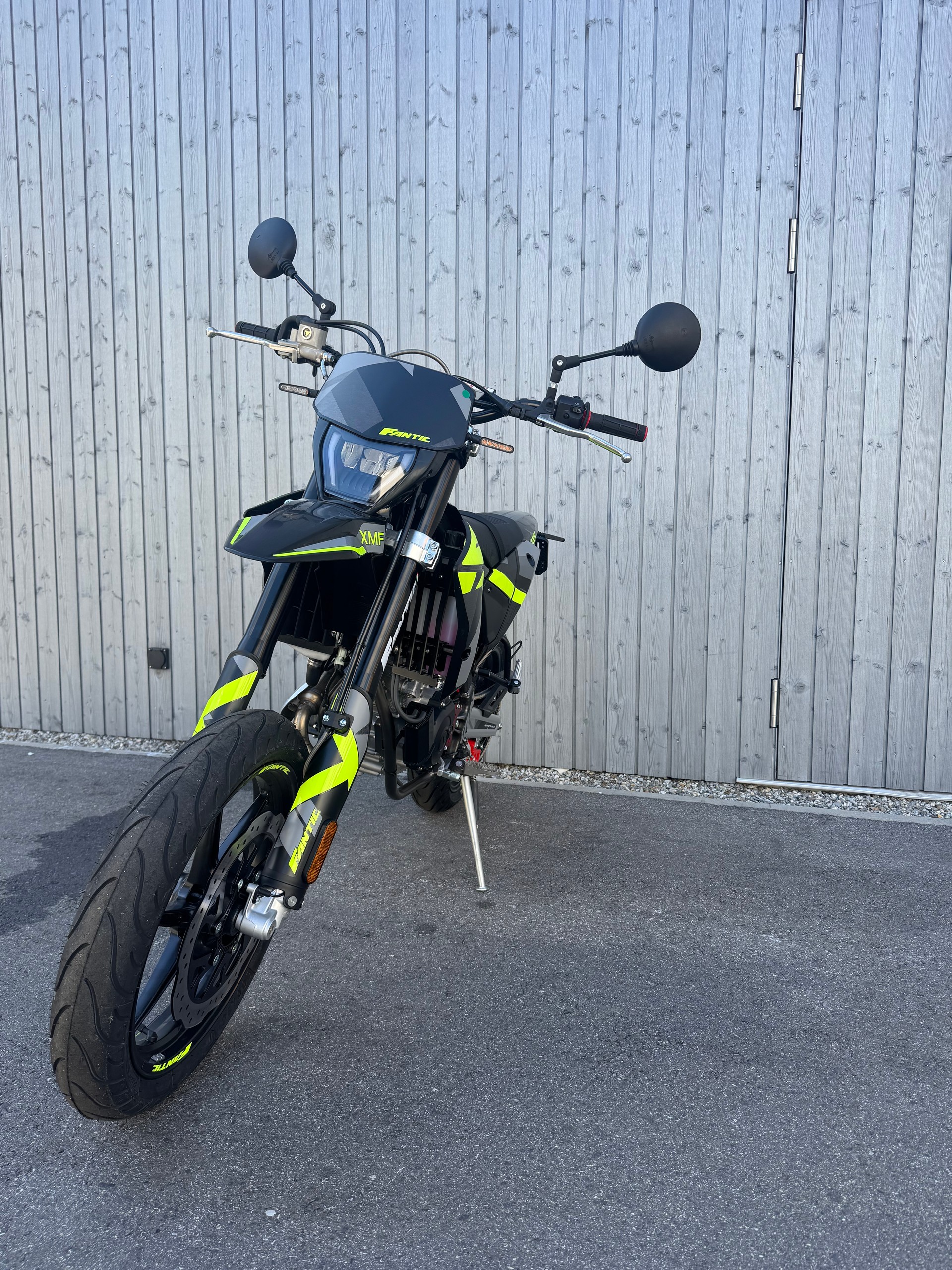 FANTIC Motard 125 Performance-image-2