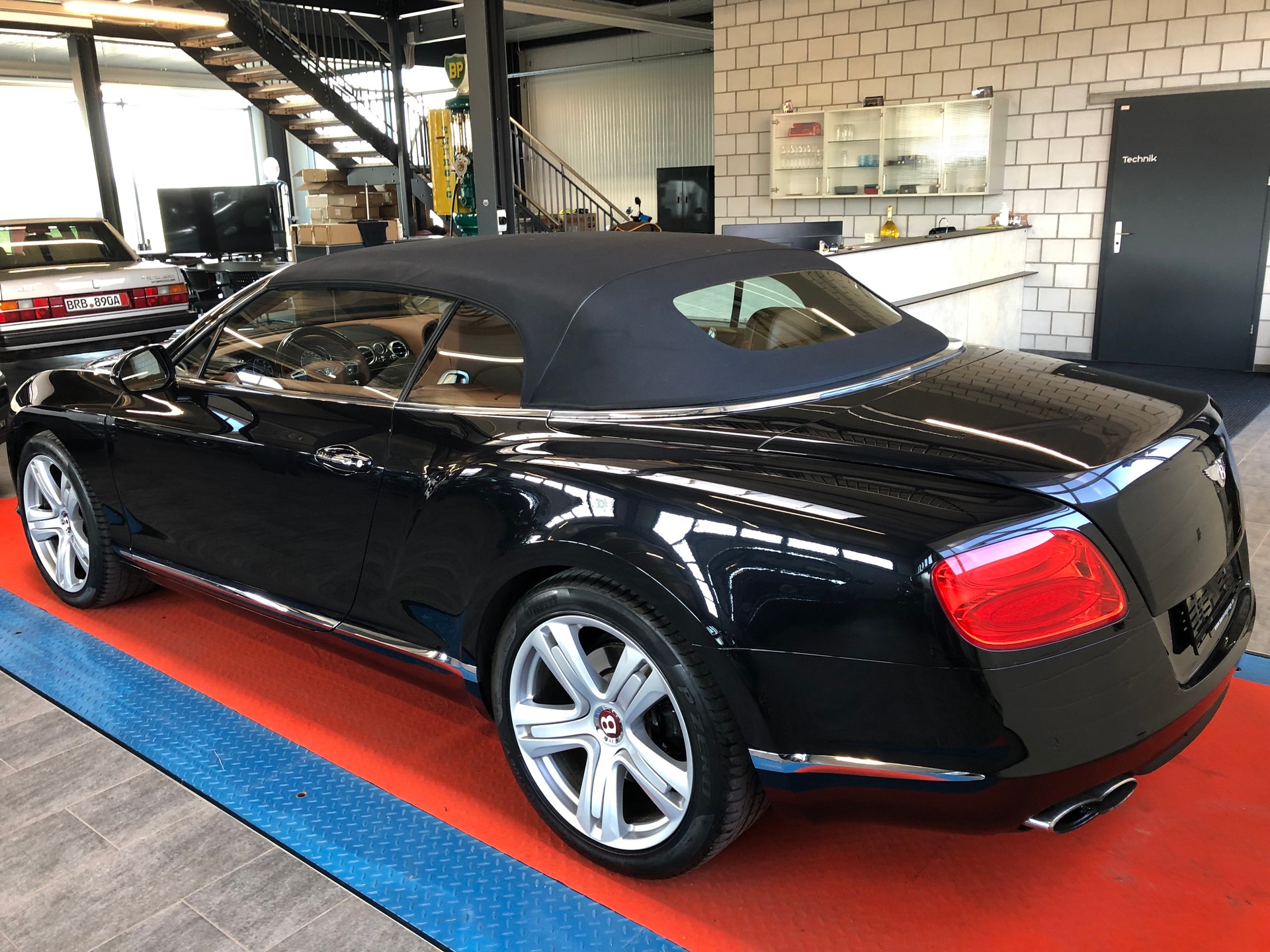BENTLEY Continental GTC 4.0 V8-image-7