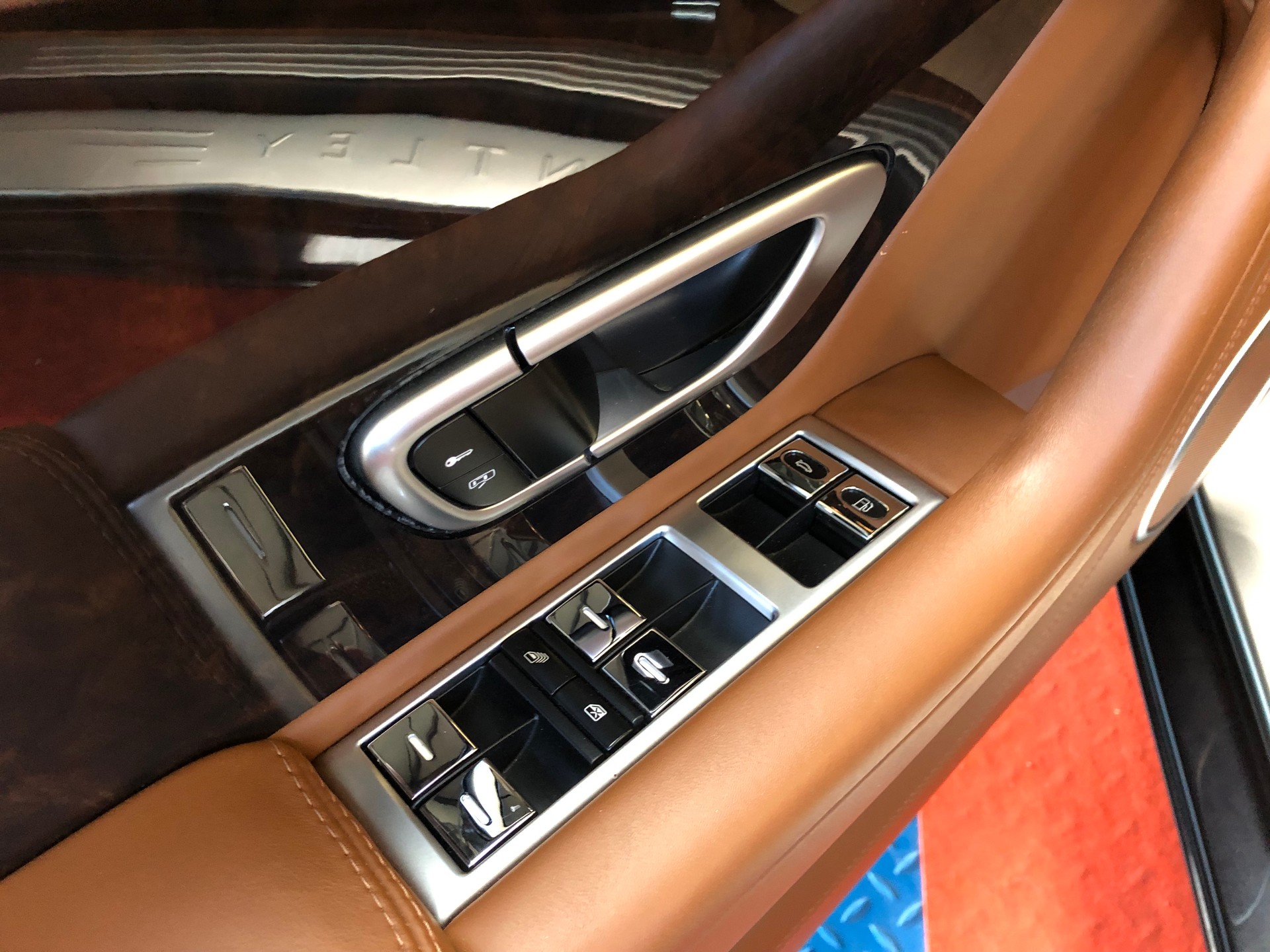 BENTLEY Continental GTC 4.0 V8-image-18