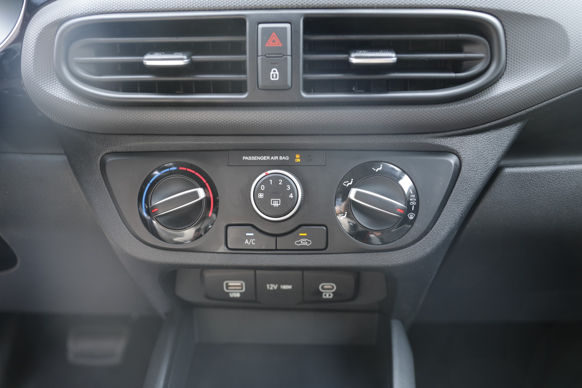 HYUNDAI i10 1.0 Origo Automat-image-9