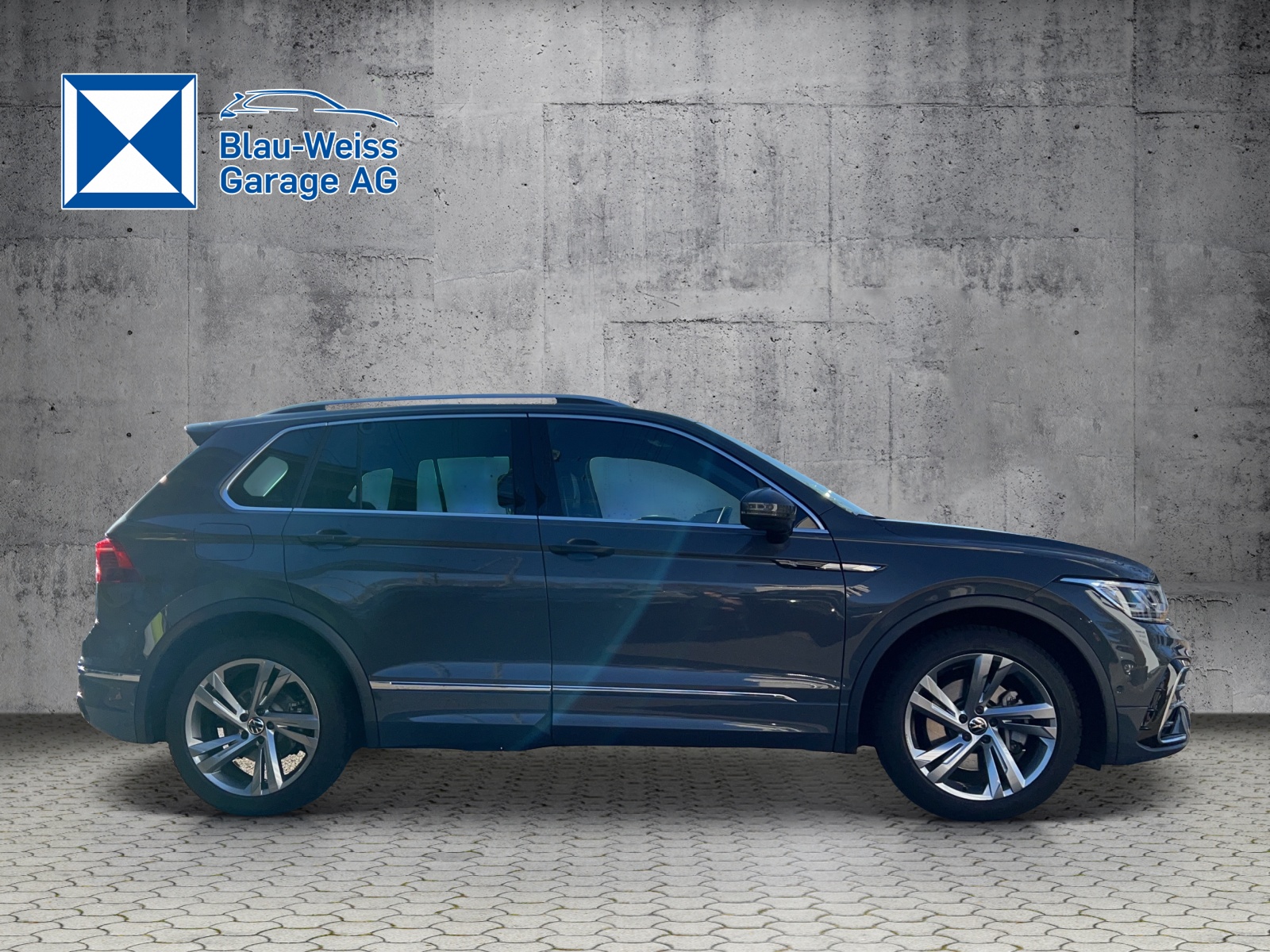 VW Tiguan 2.0 TDI SCR R-Line 4Motion DSG-showroom-element-3