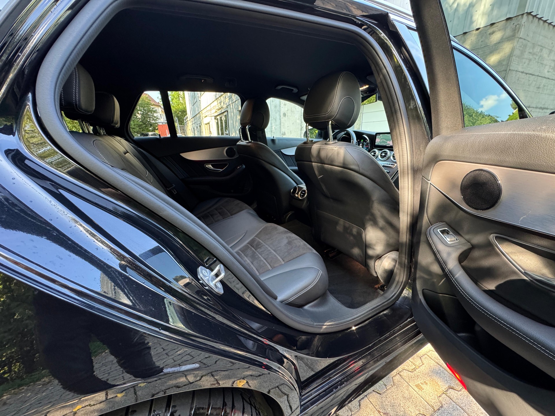 MERCEDES-BENZ C 200 Swiss Star AMG Line 4M 9G-Tronic-image-14