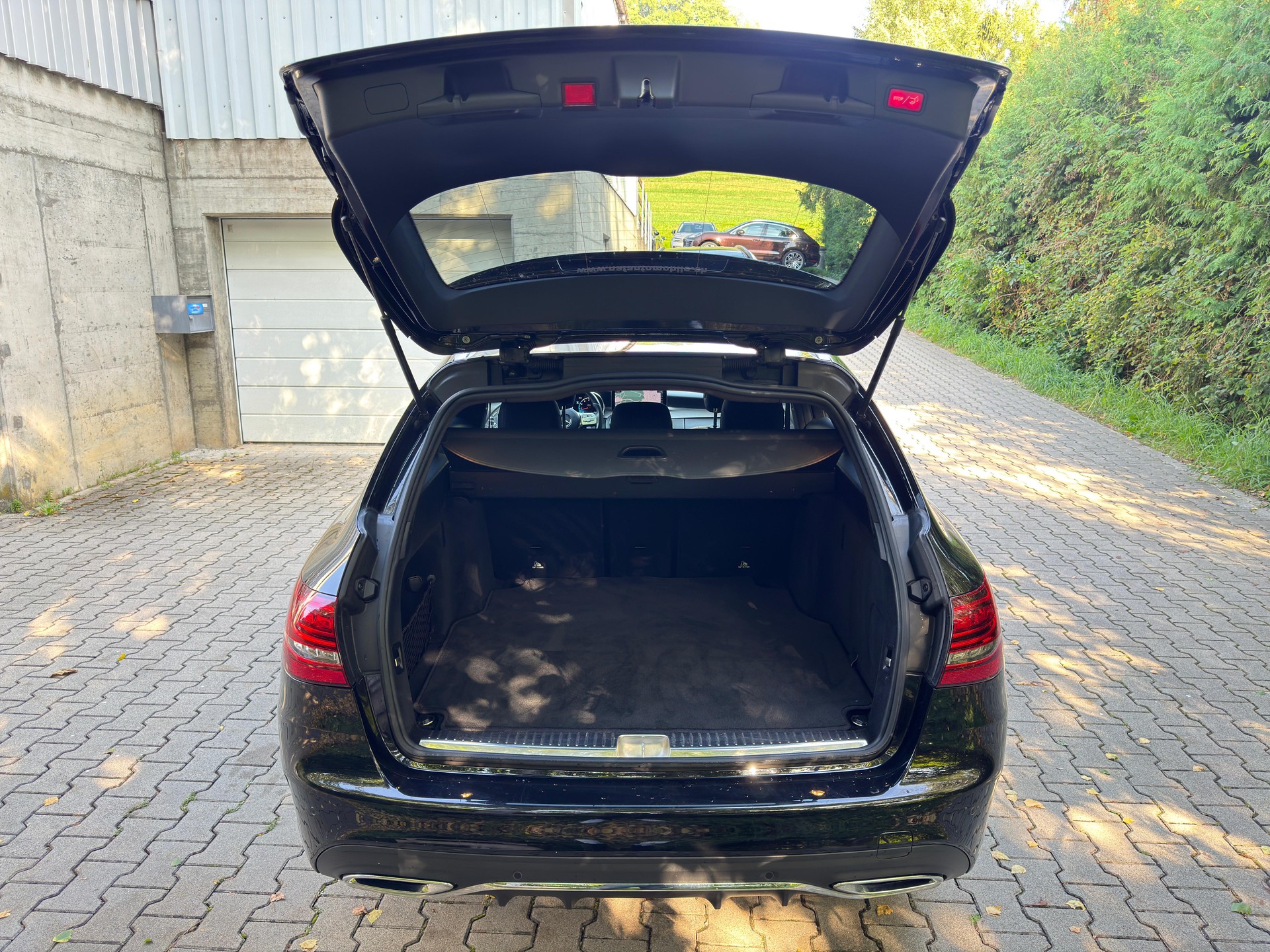 MERCEDES-BENZ C 200 Swiss Star AMG Line 4M 9G-Tronic-image-13