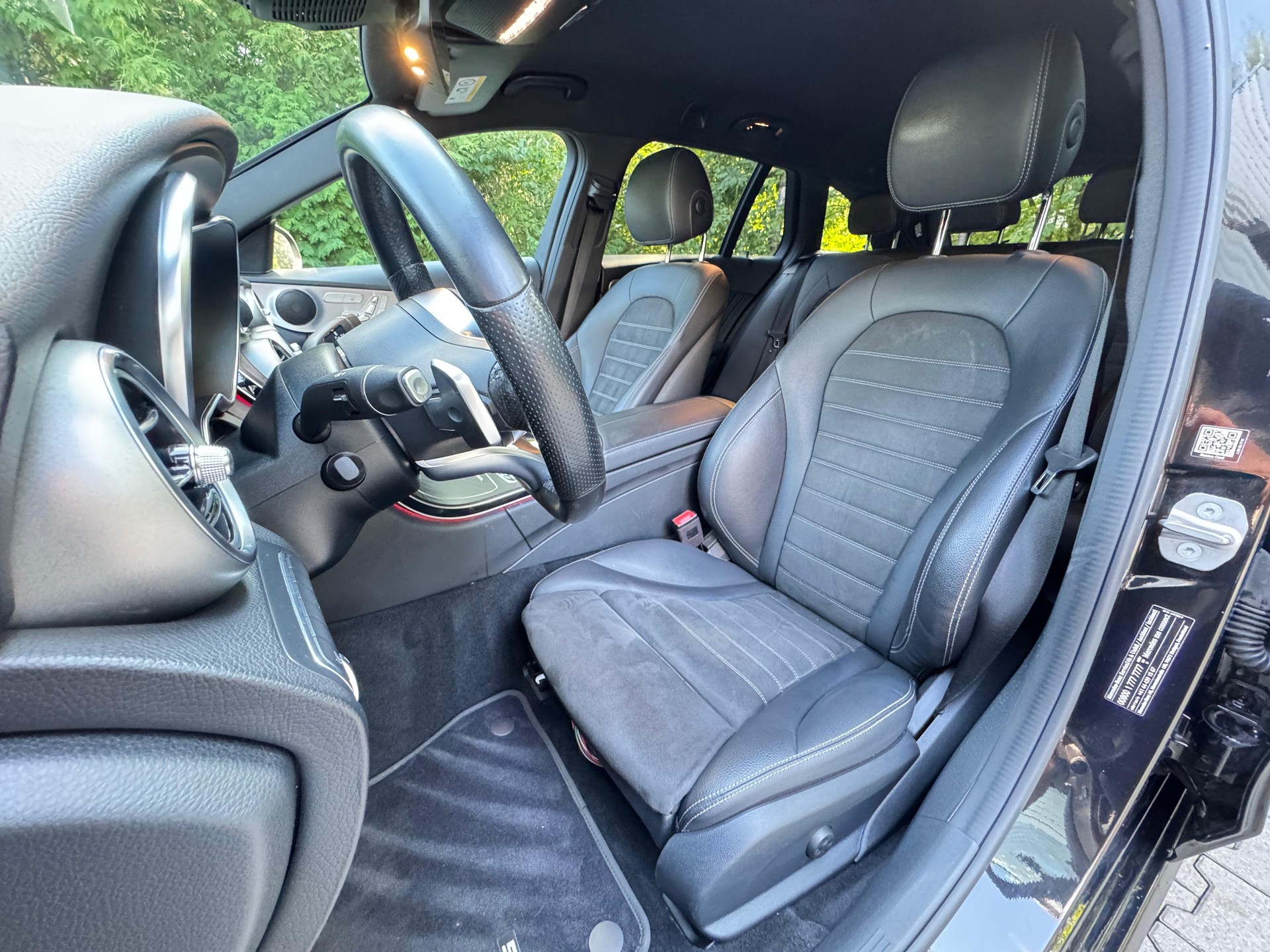 MERCEDES-BENZ C 200 Swiss Star AMG Line 4M 9G-Tronic-image-11