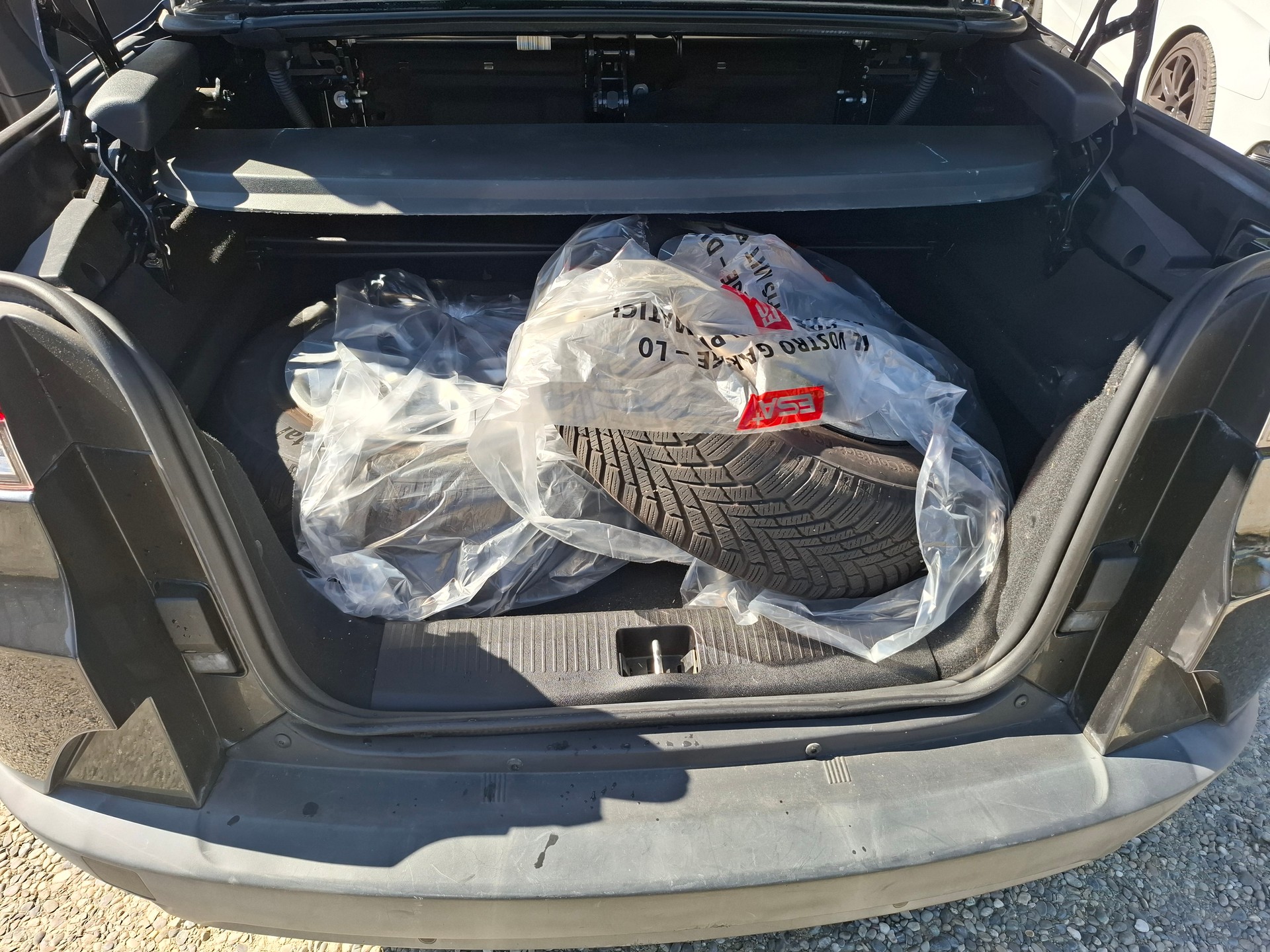 RENAULT Mégane CC 1.4 16V Turbo Dynamique-image-8