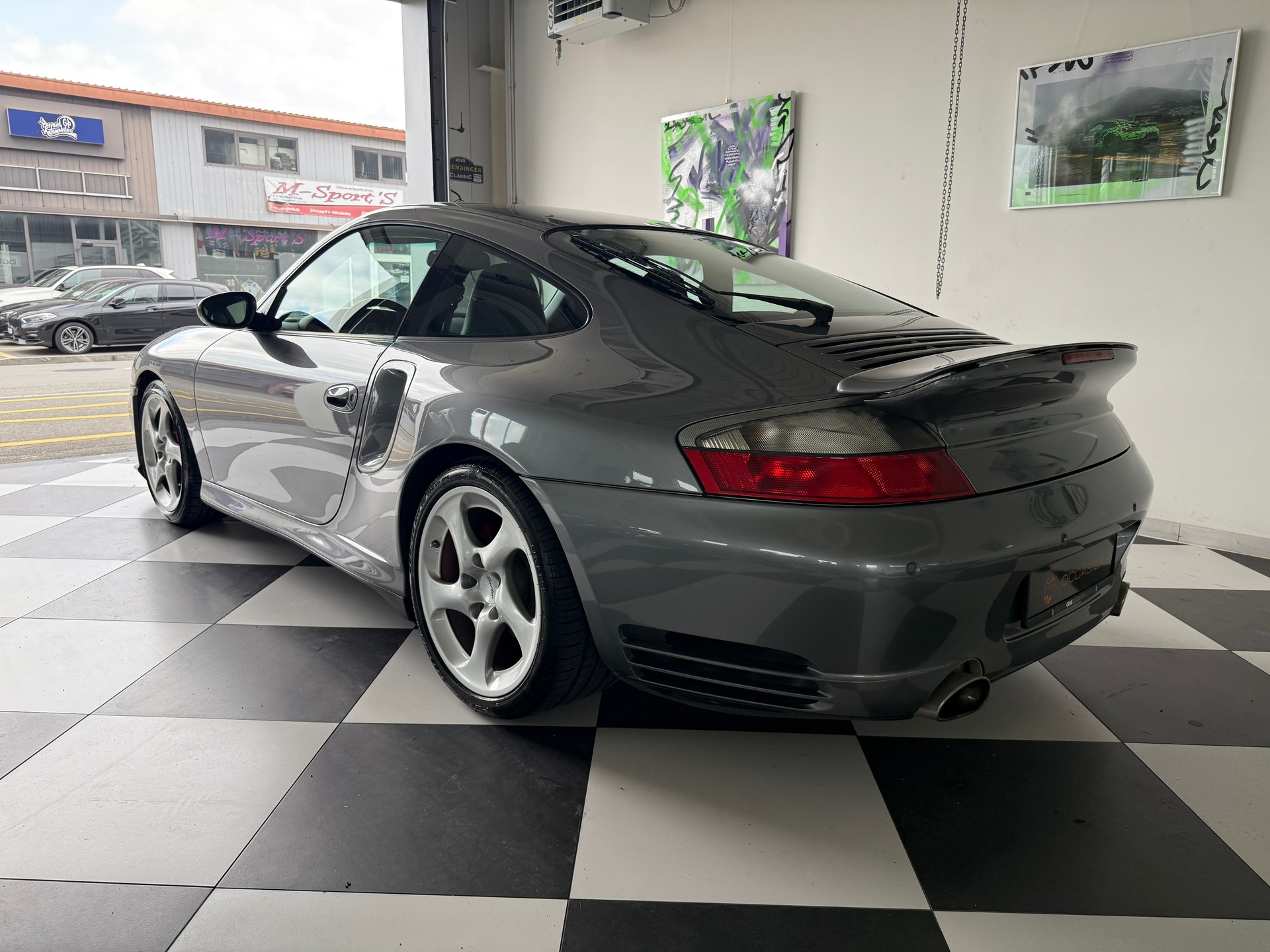 PORSCHE 911 Turbo-image-3