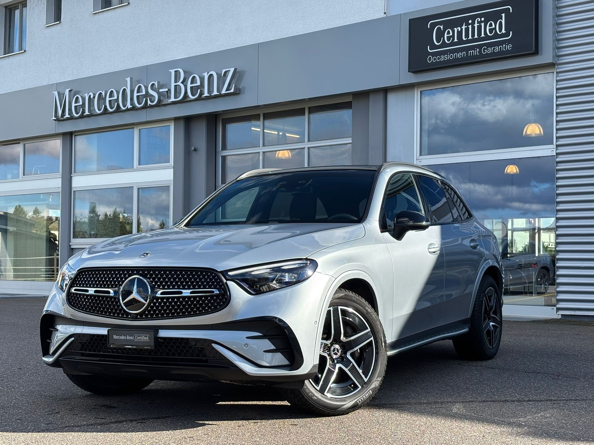 MERCEDES-BENZ GLC 200 AMG-Line 4Matic-image-1