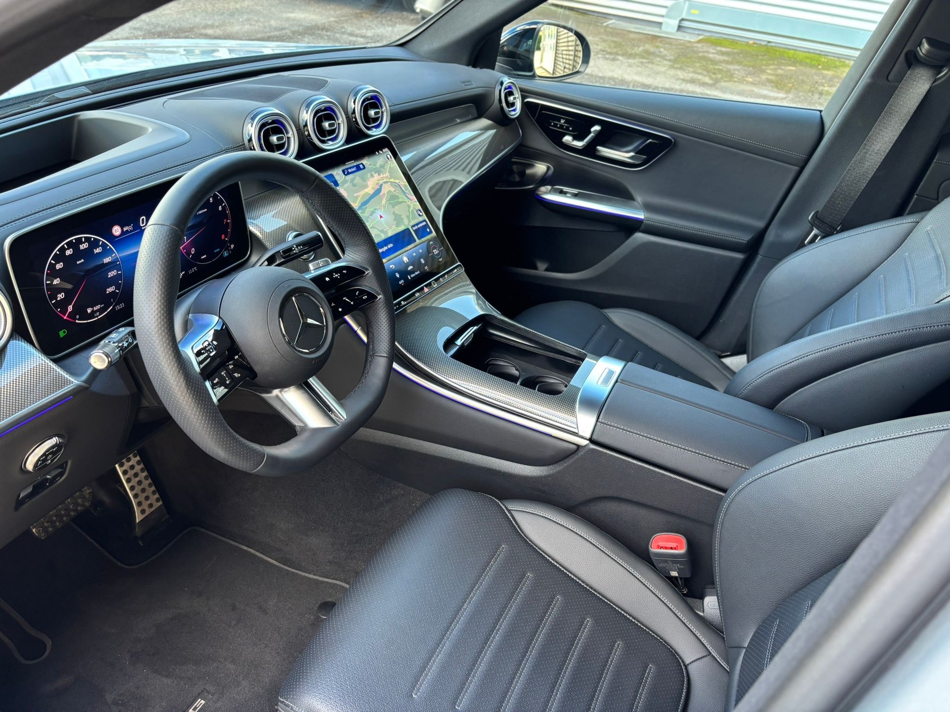 MERCEDES-BENZ GLC 200 AMG-Line 4Matic-image-6
