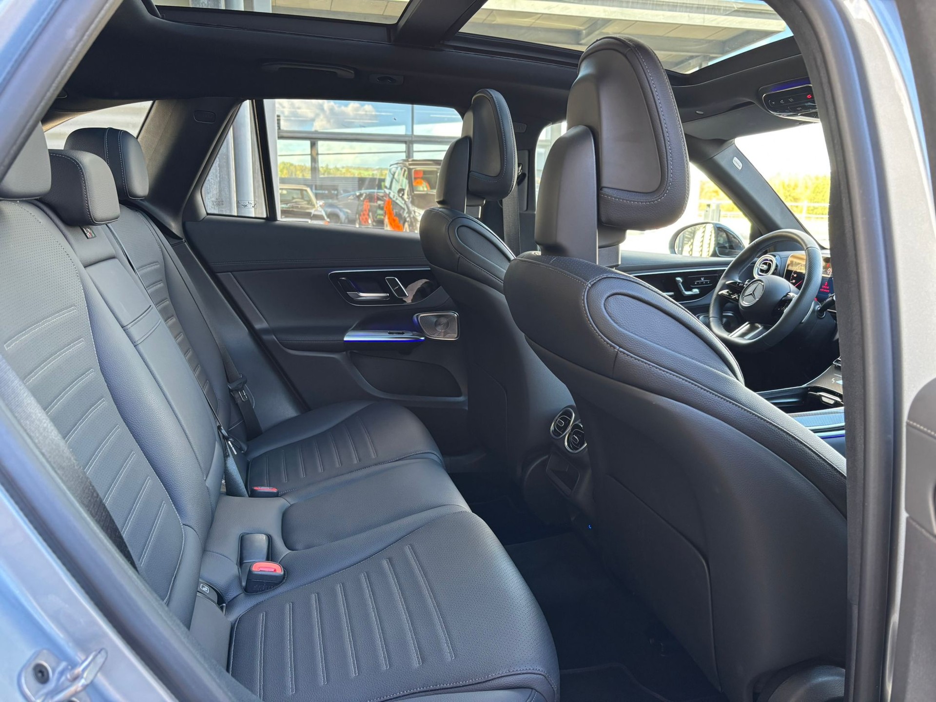 MERCEDES-BENZ GLC 200 AMG-Line 4Matic-image-9
