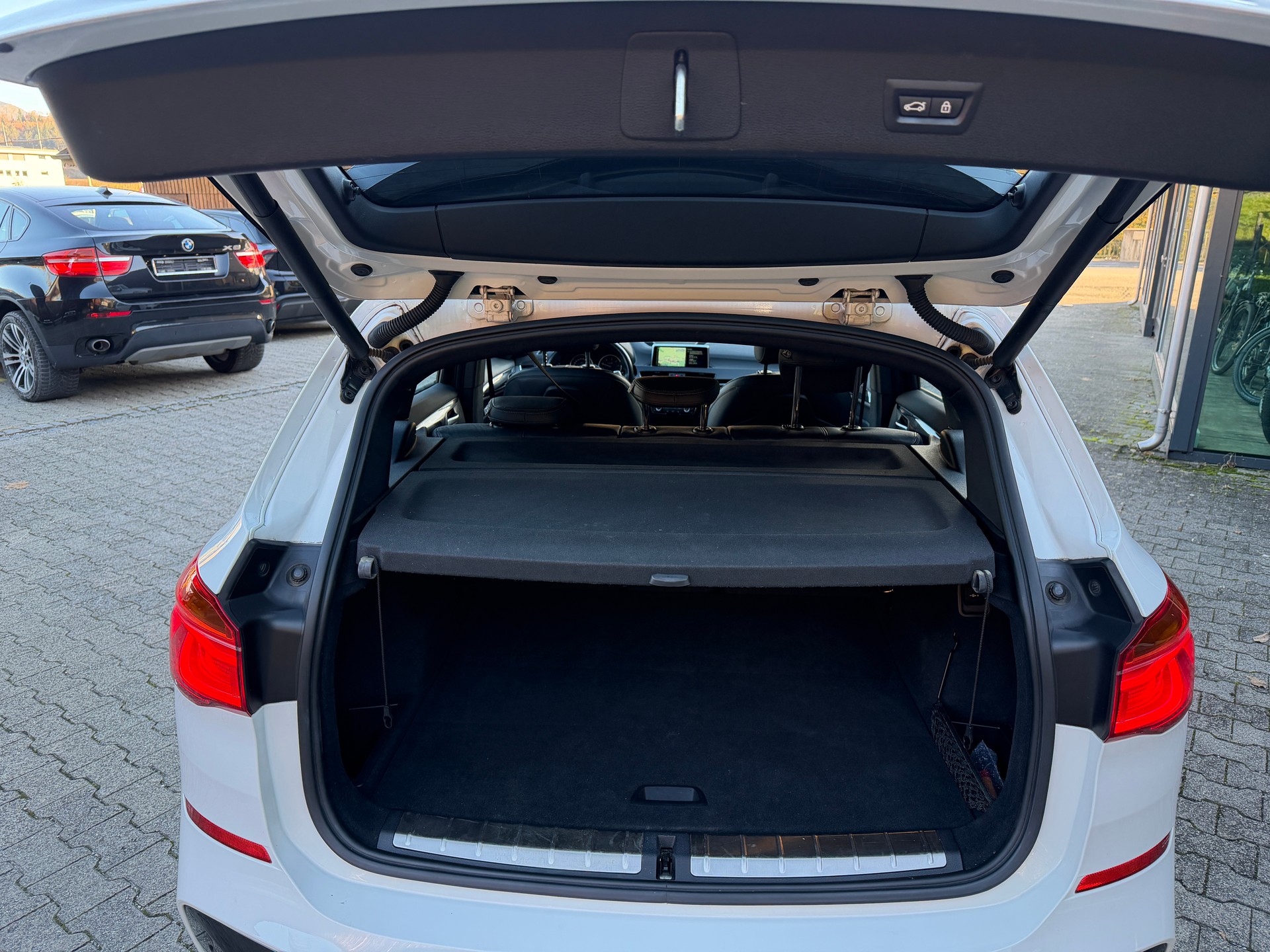 BMW X1 xDrive 25d M Sport Steptronic-image-12