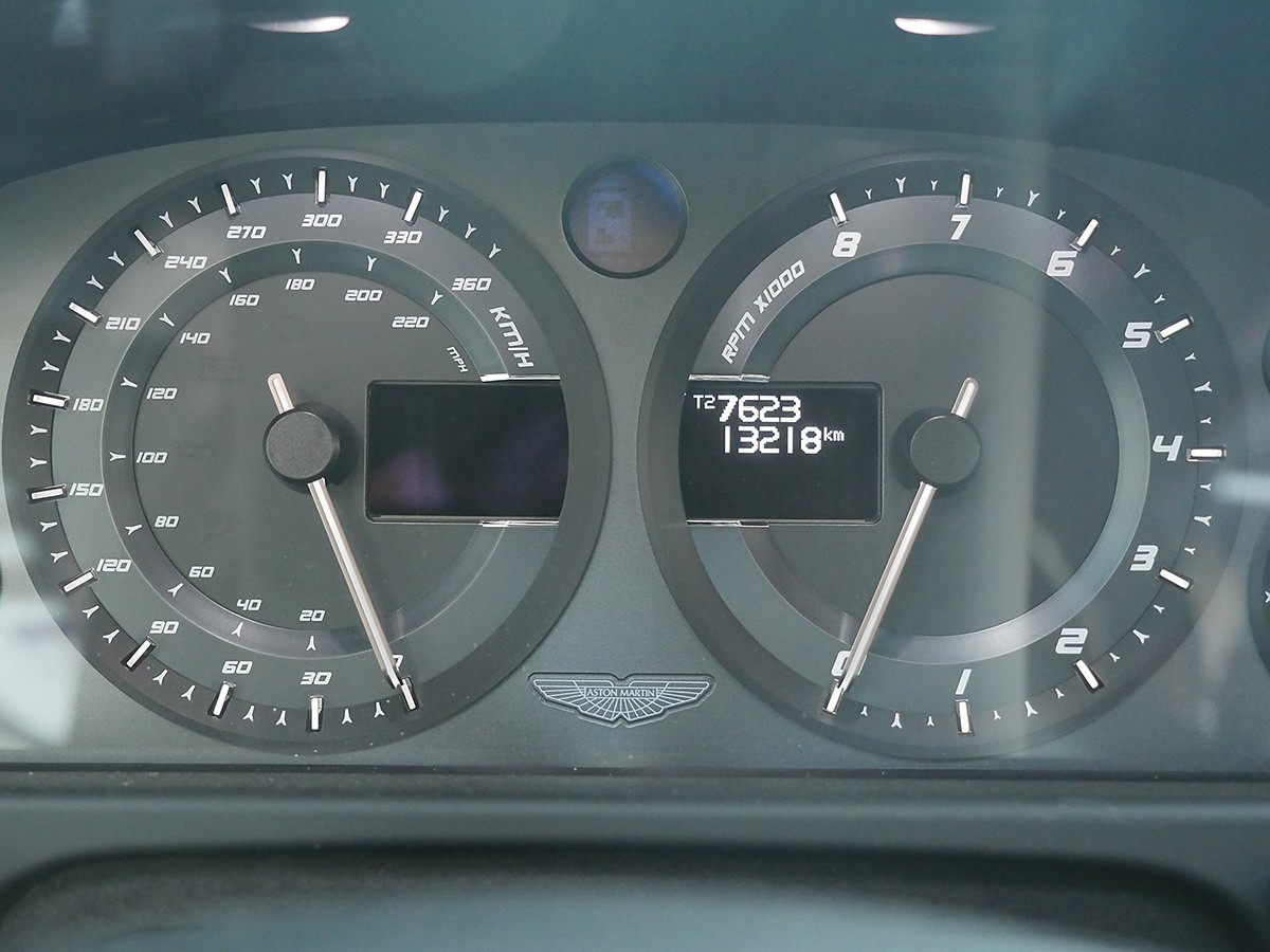 ASTON MARTIN V8 Vantage 4.7 N430 Sportshift-image-14