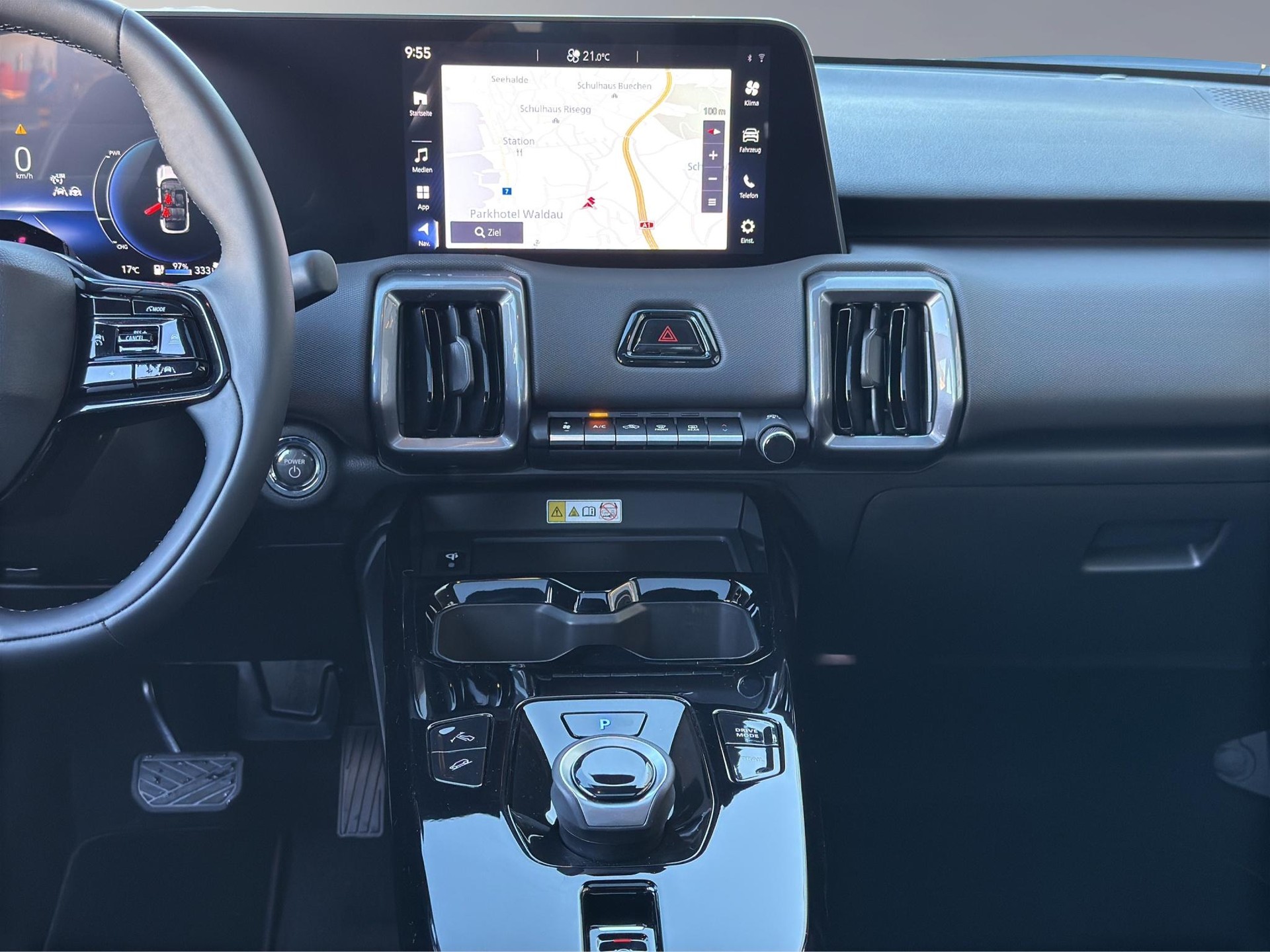 SUZUKI e Vitara Compact Top 4x4-image-12