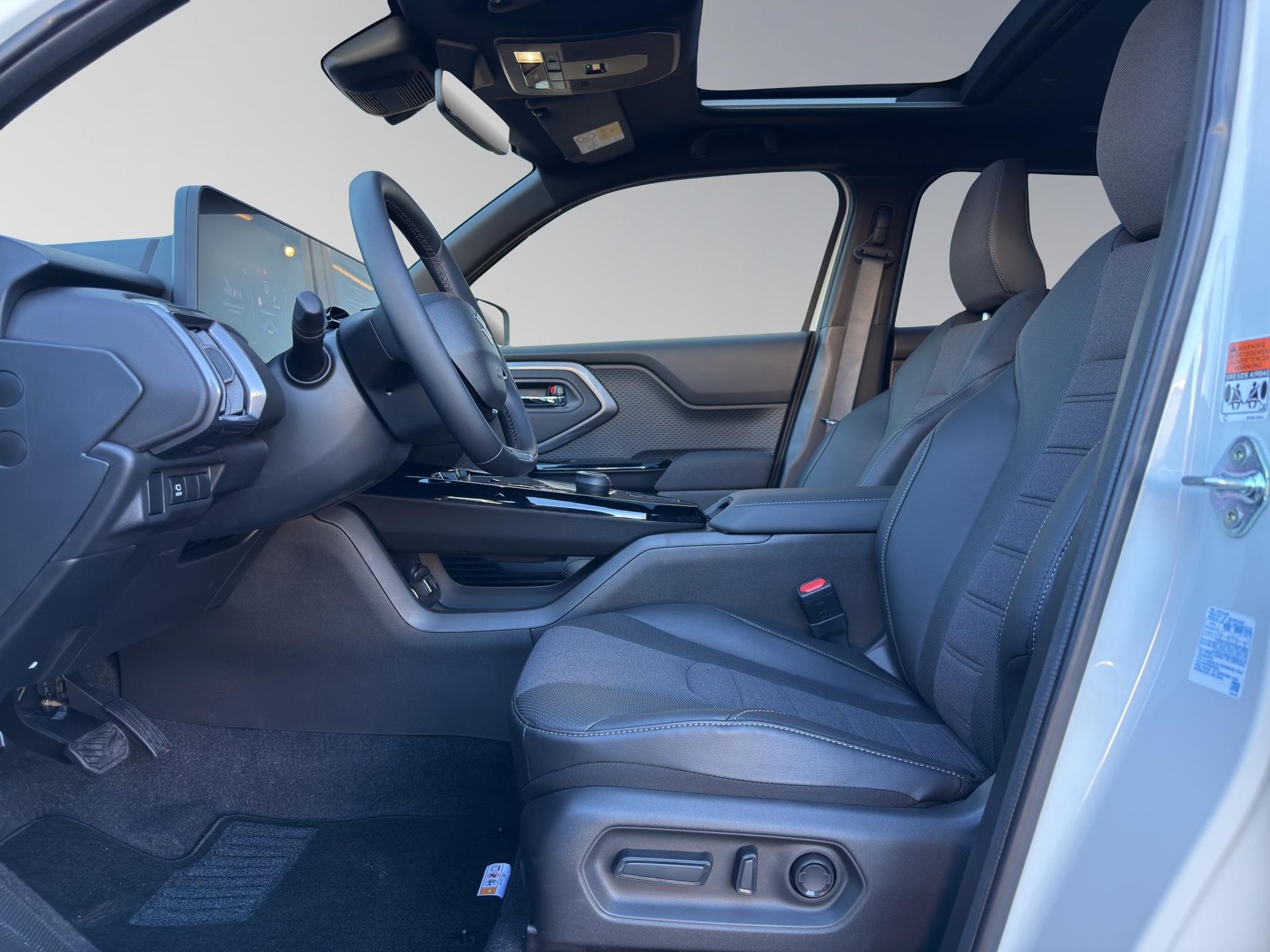 SUZUKI e Vitara Compact Top 4x4-image-8